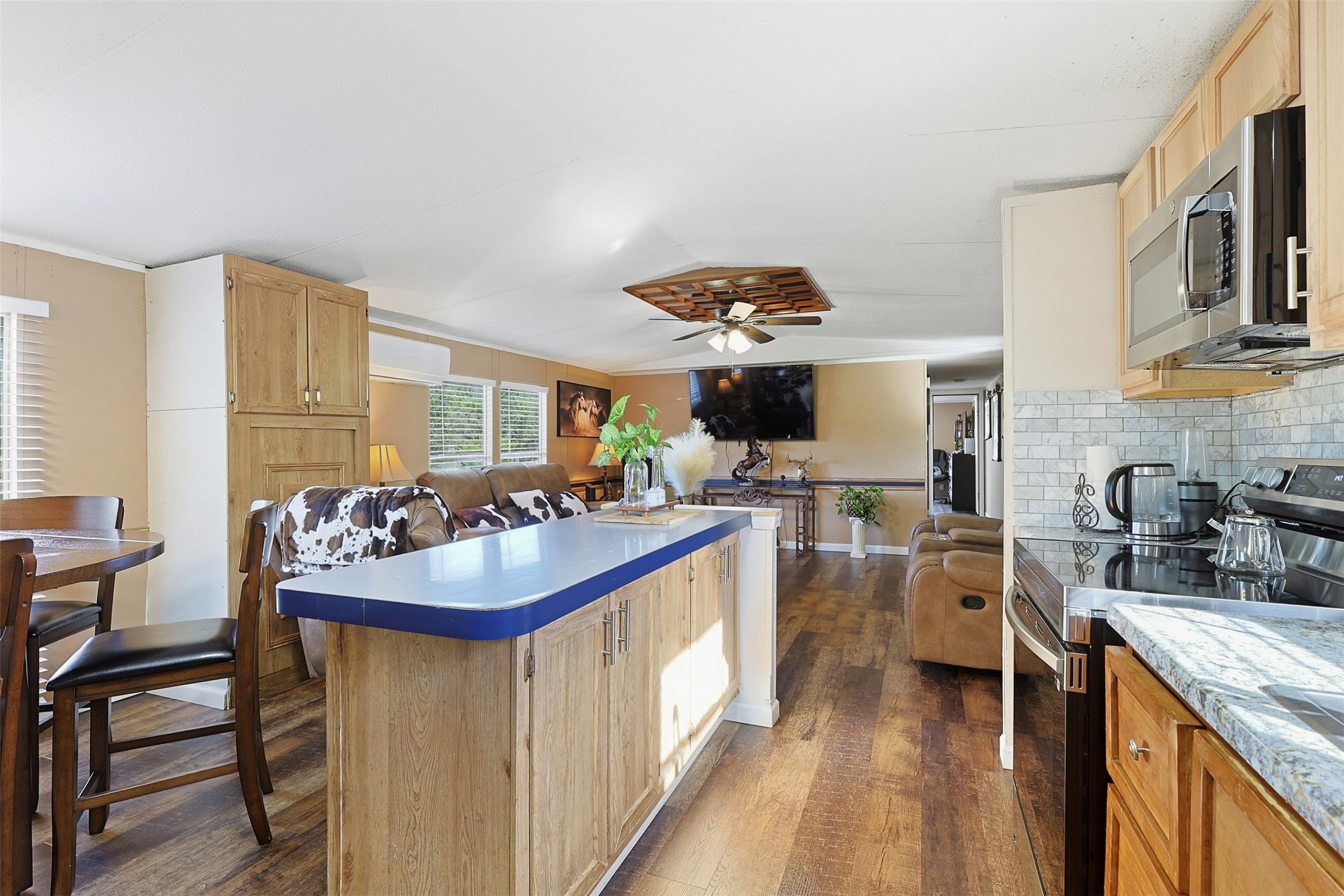 320 County Road 48761 Property Photo 8