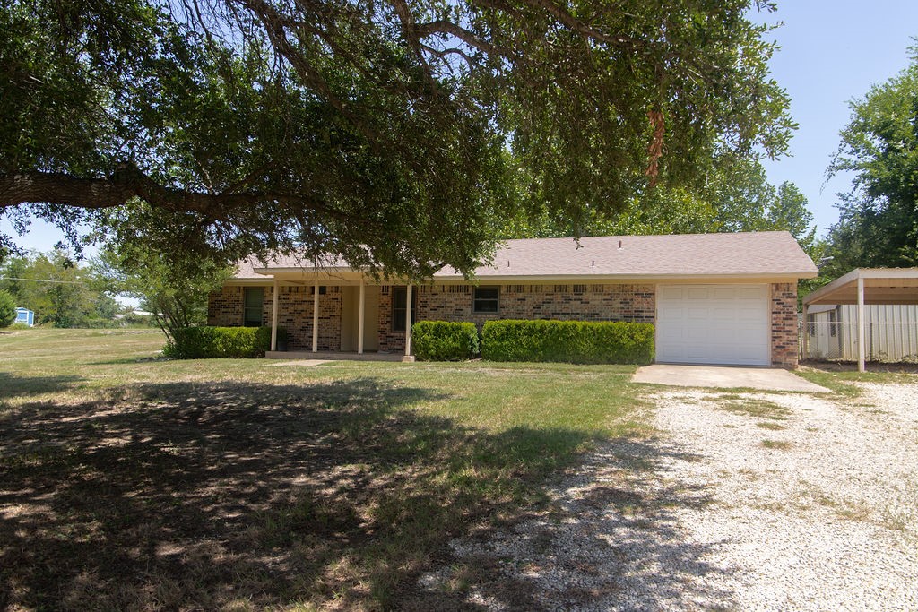 828 Armadillo Drive Property Photo 1