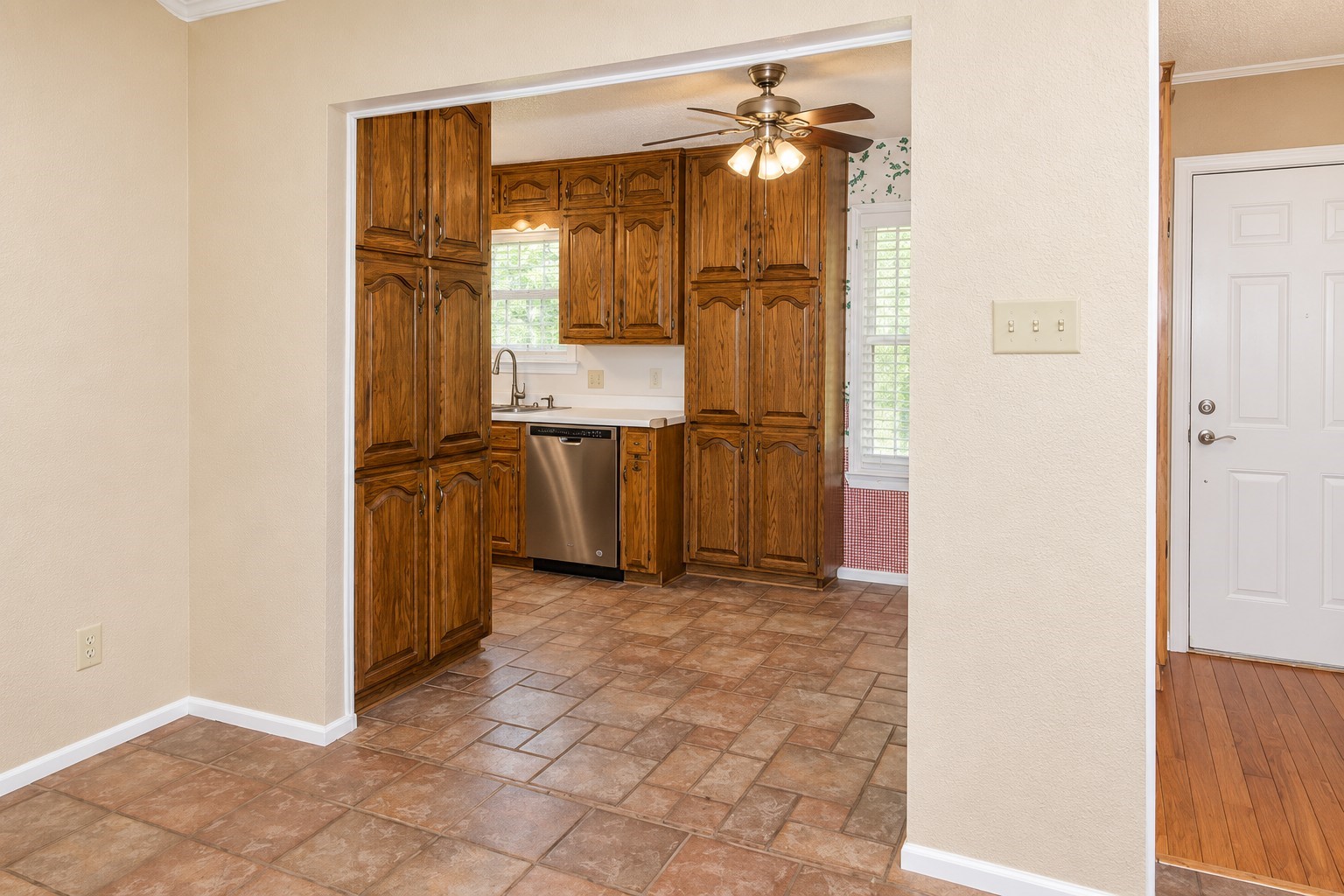 828 Armadillo Drive Property Photo 8