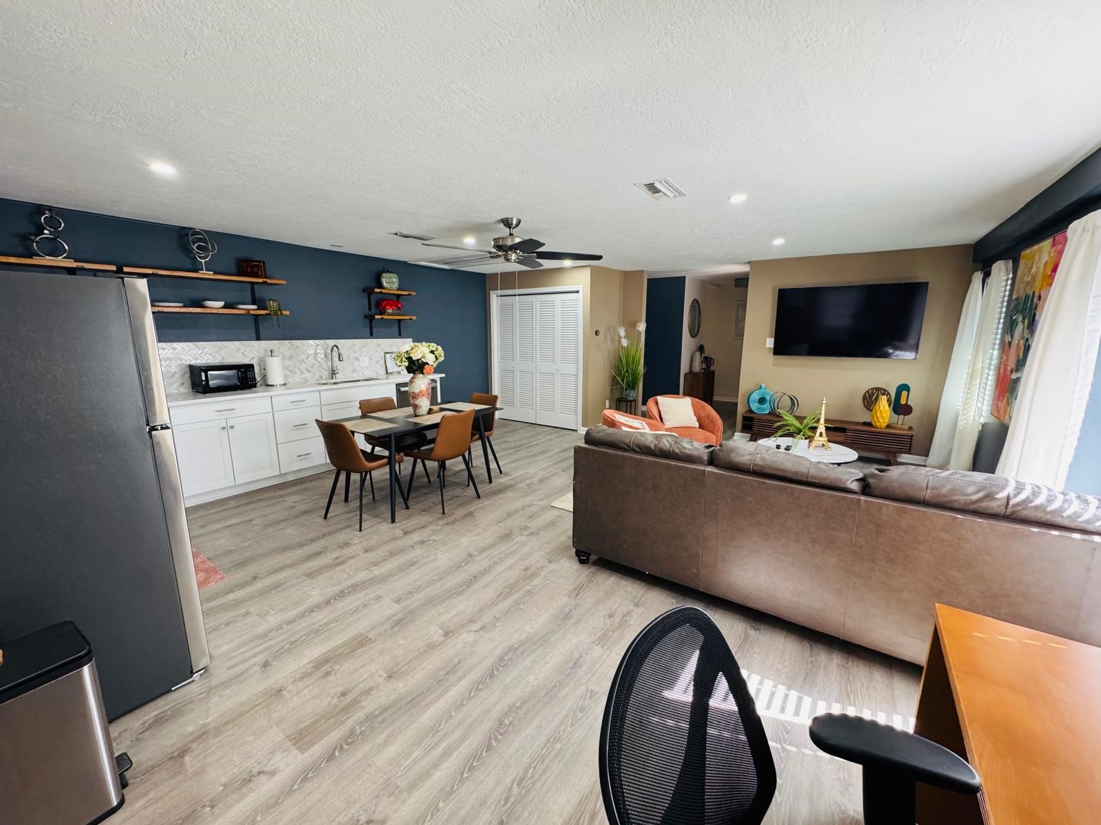 13015 Frank Lane Property Photo 7