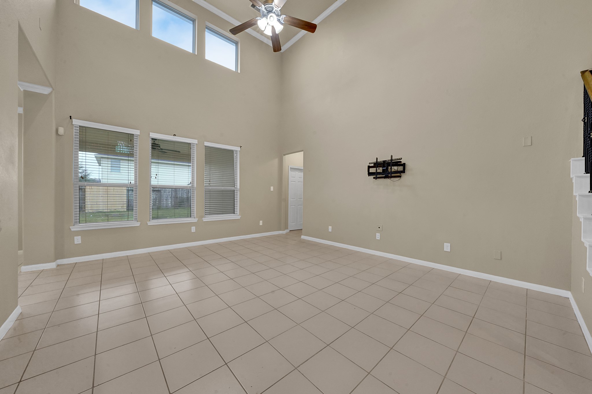 16911 Wedgeside Park Property Photo 5