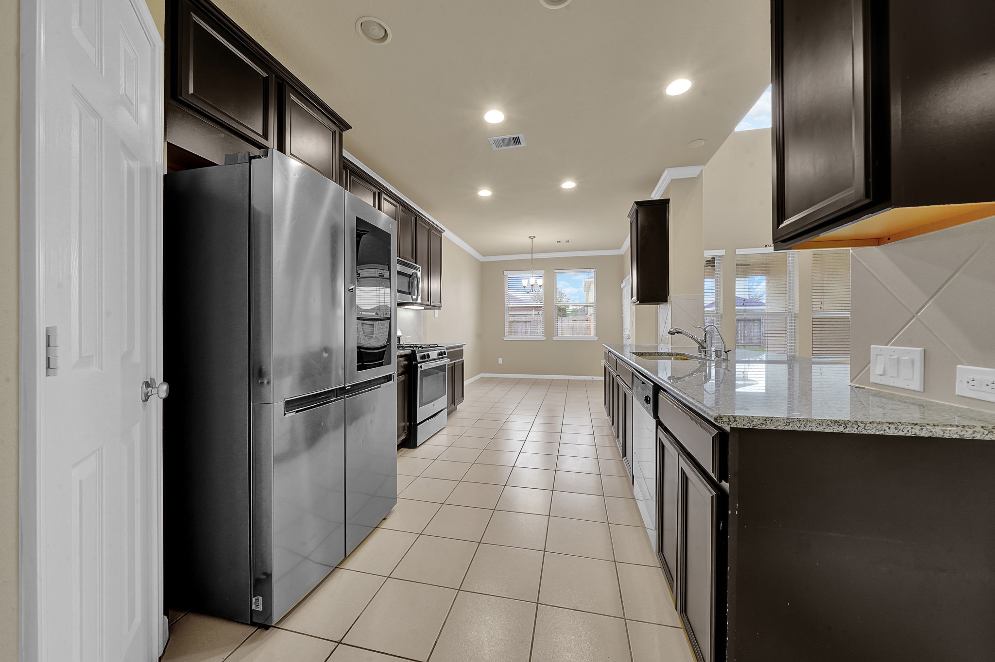 16911 Wedgeside Park Property Photo 6