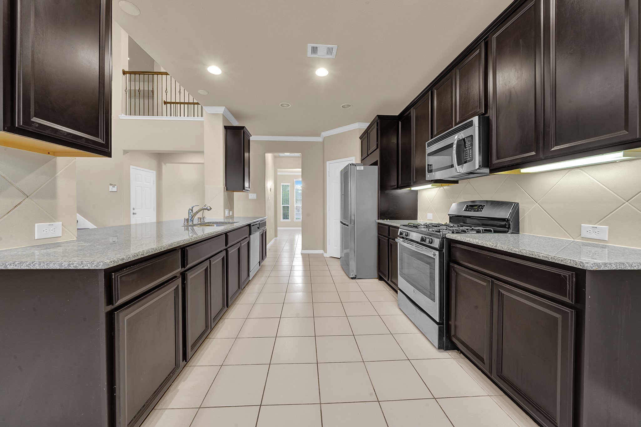 16911 Wedgeside Park Property Photo 7