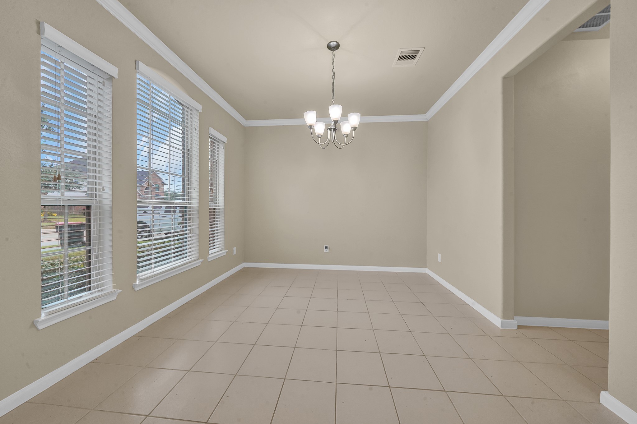 16911 Wedgeside Park Property Photo 9