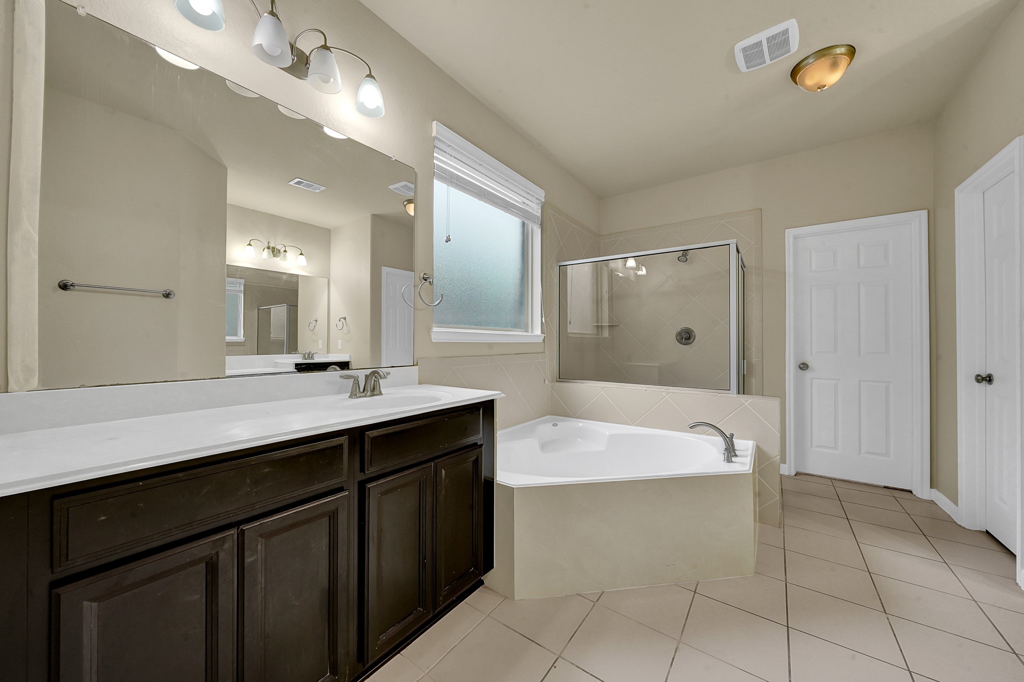 16911 Wedgeside Park Property Photo 24