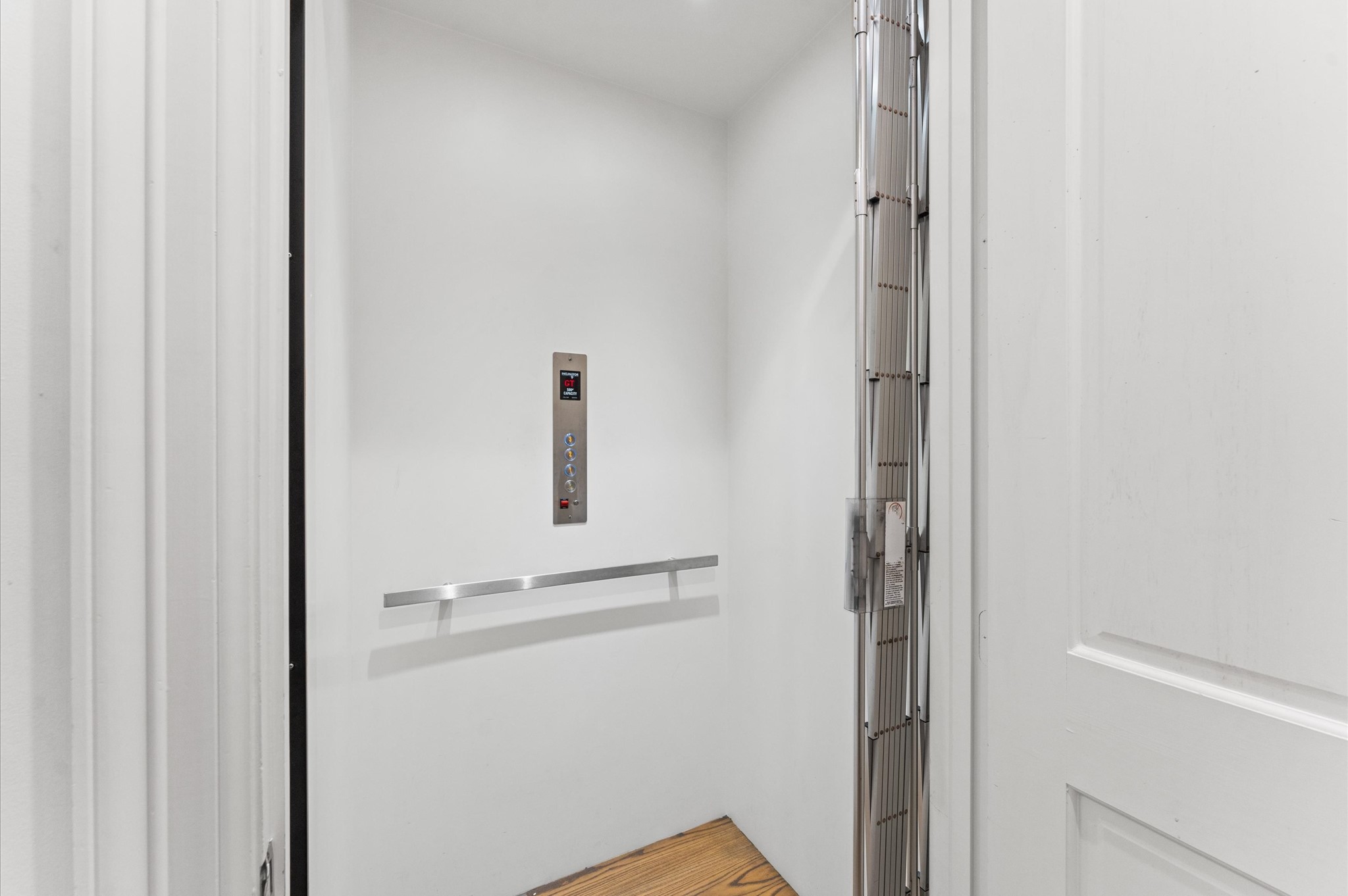 2222 Nantucket Drive B Property Photo 13