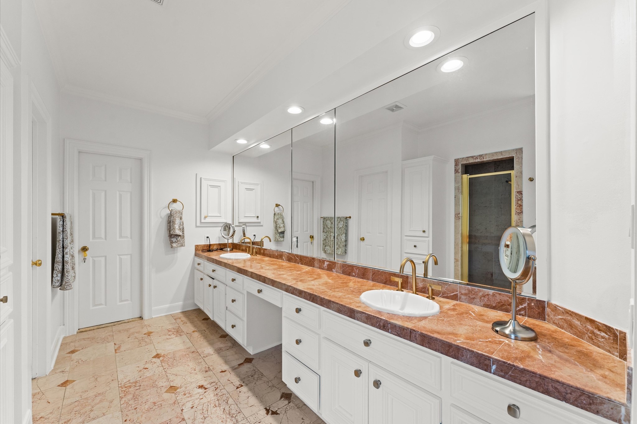 2222 Nantucket Drive B Property Photo 20
