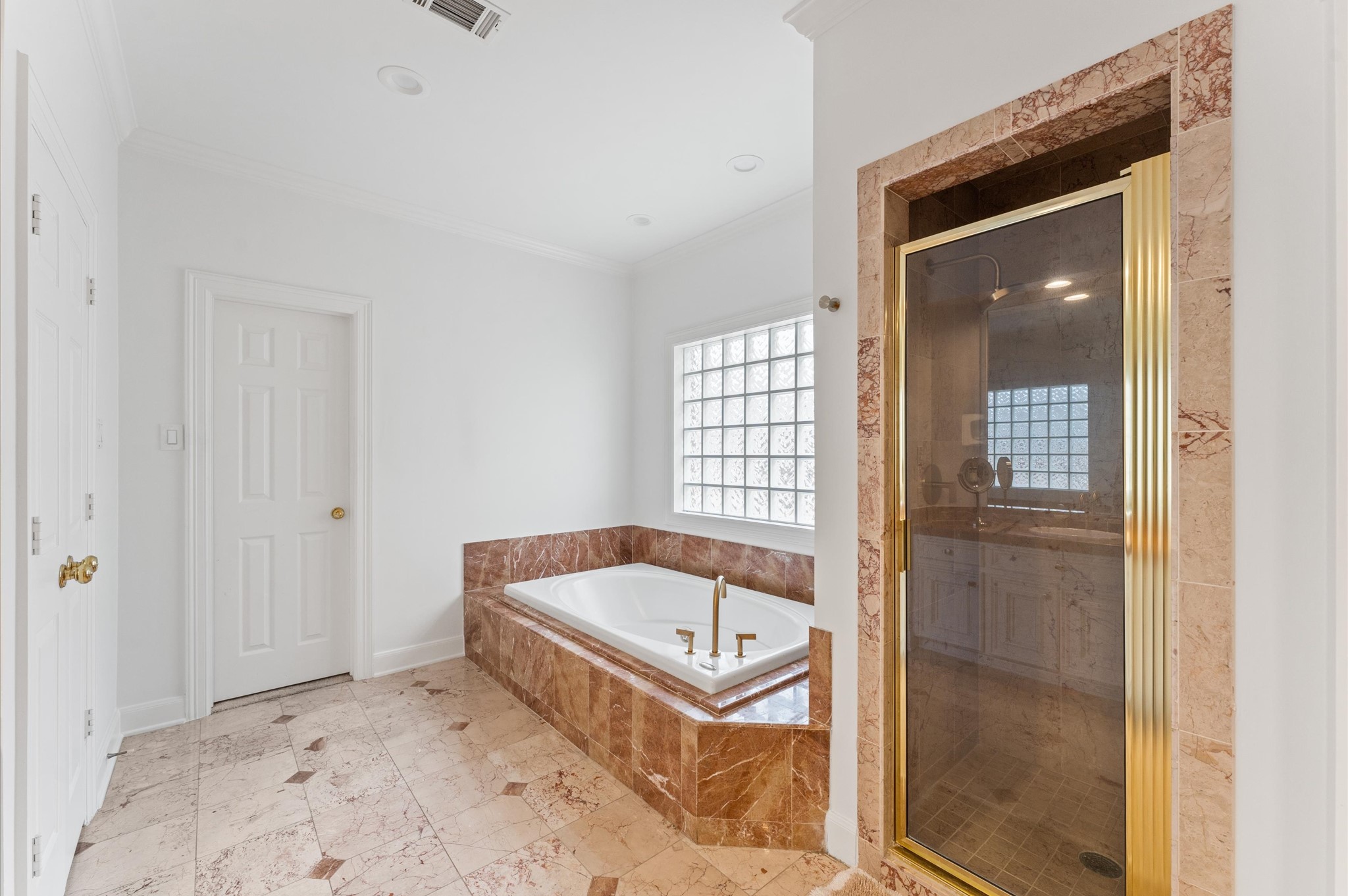 2222 Nantucket Drive B Property Photo 21