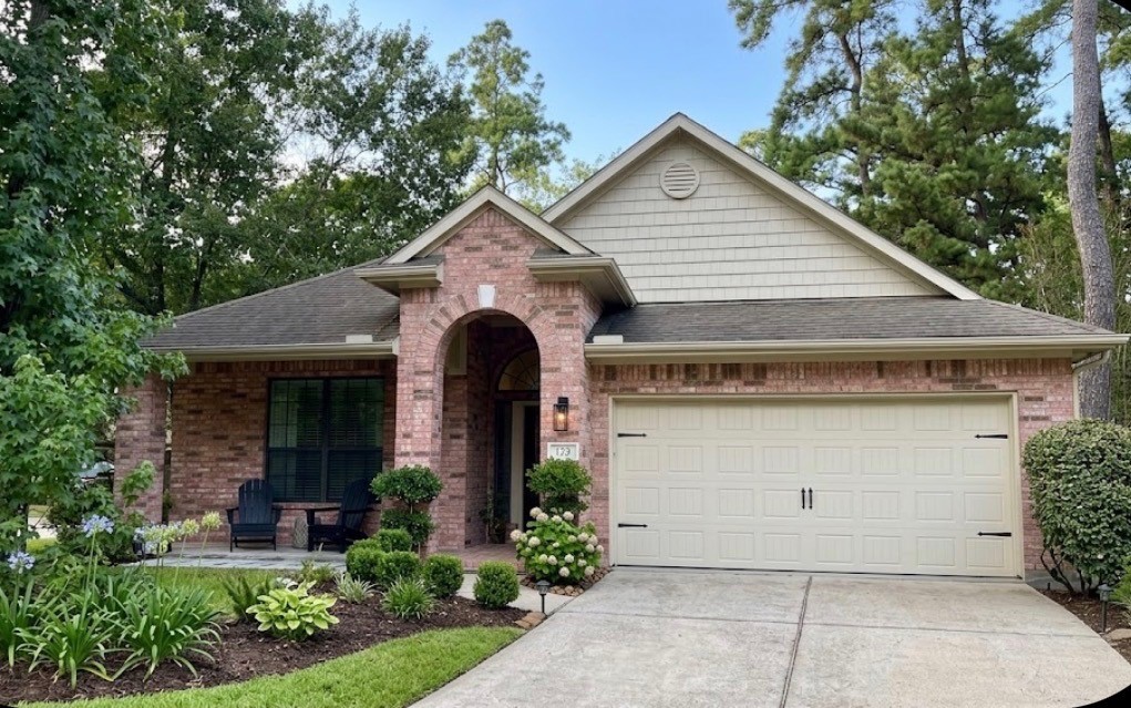 18 E Russet Grove Circle Property Photo 1