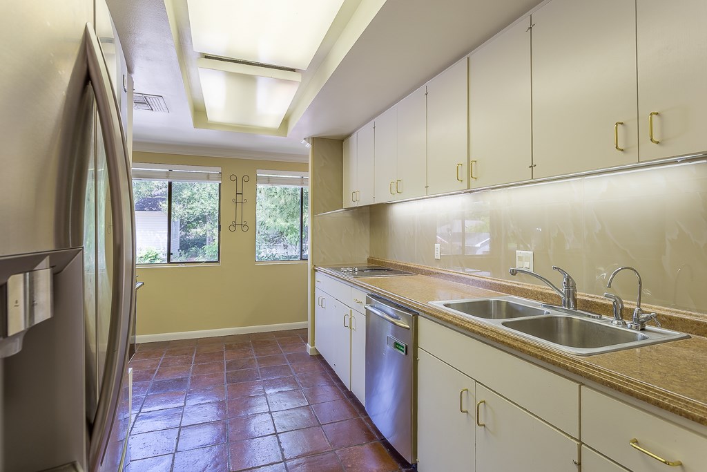 2349 Albans Road 2 Property Photo 13