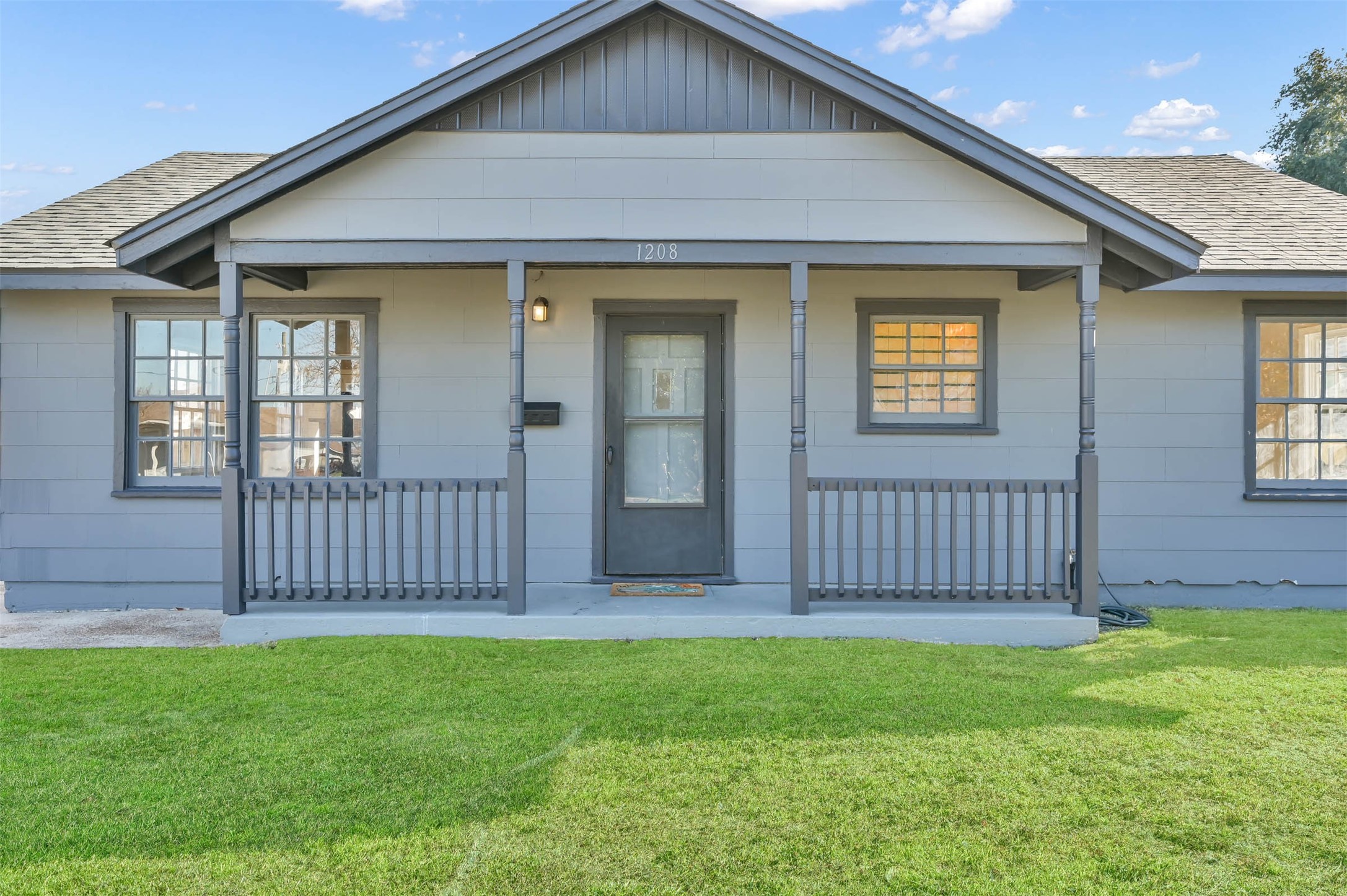 1208 Leggett Drive Property Photo 3