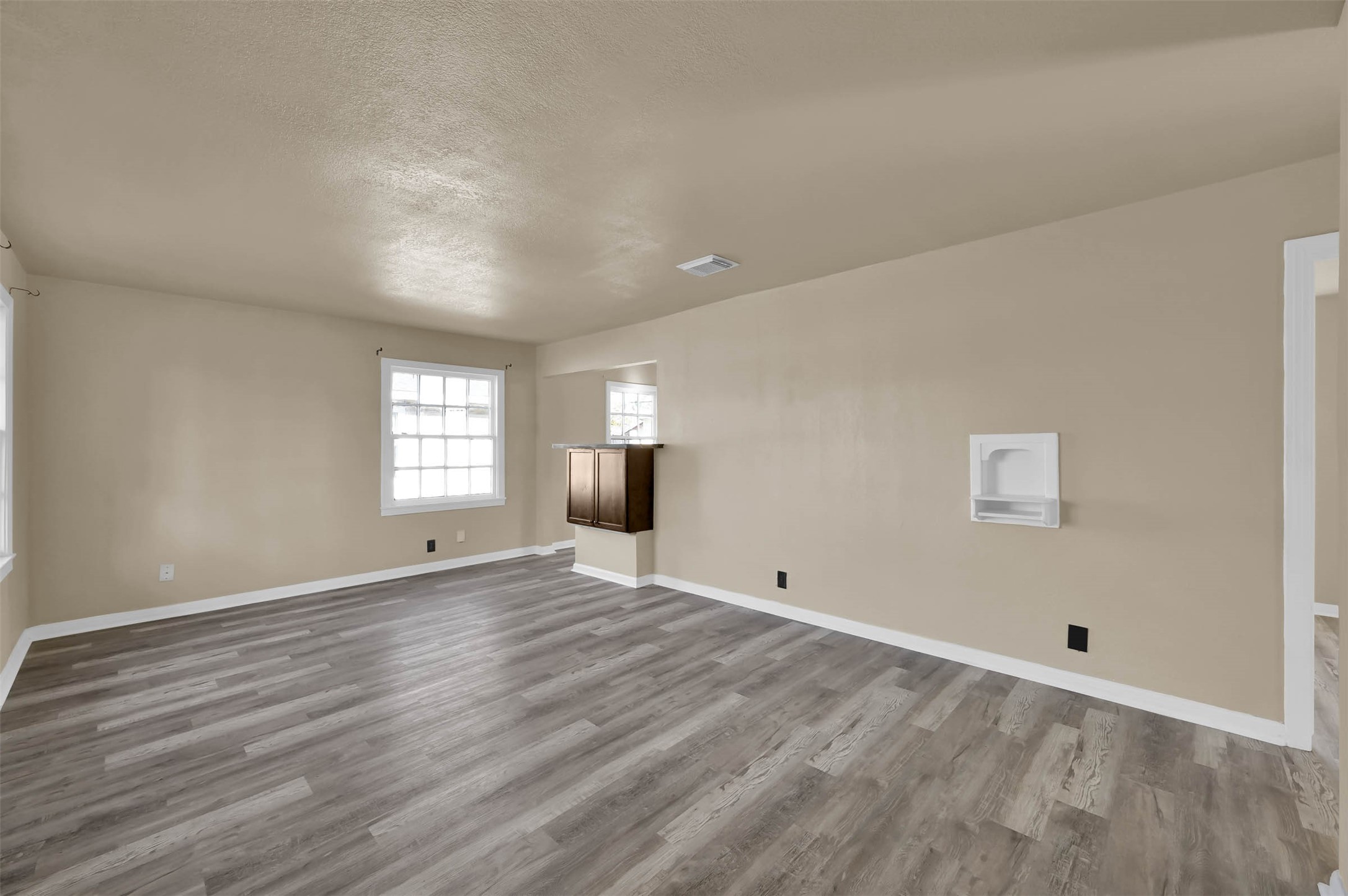 1208 Leggett Drive Property Photo 5