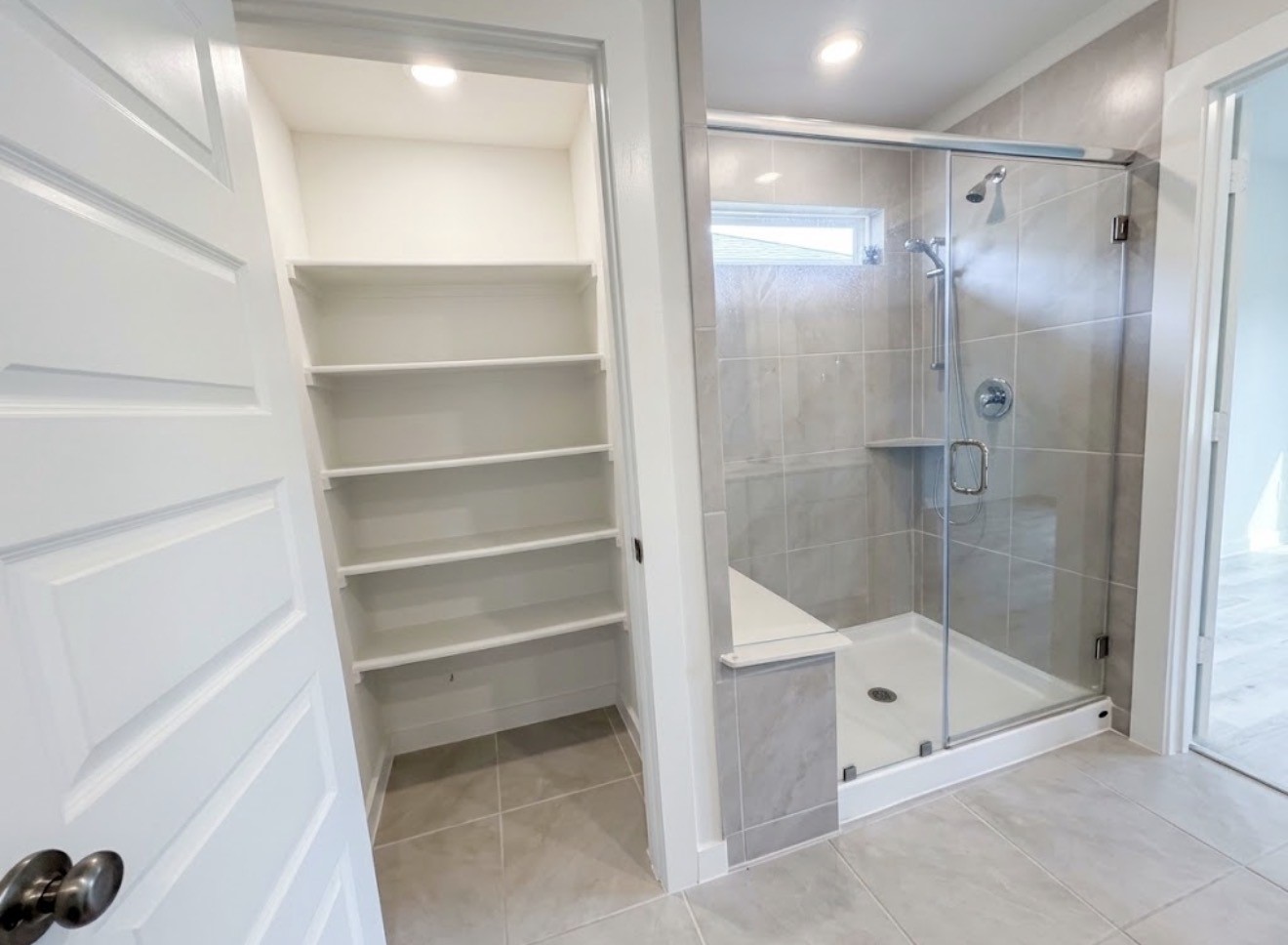 5549 Madden Lane Property Photo 6