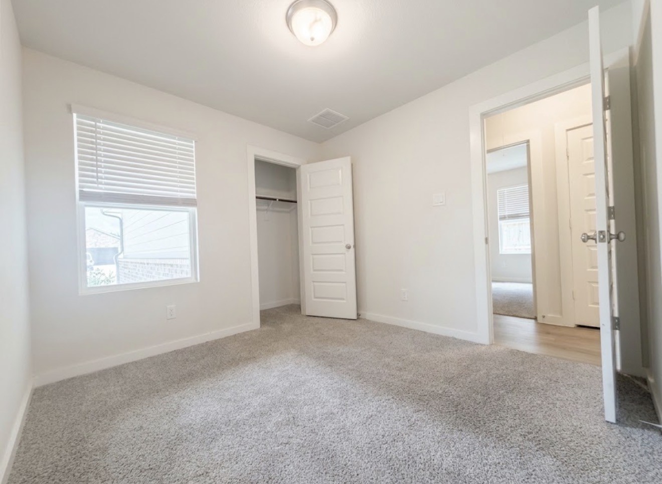 5549 Madden Lane Property Photo 9