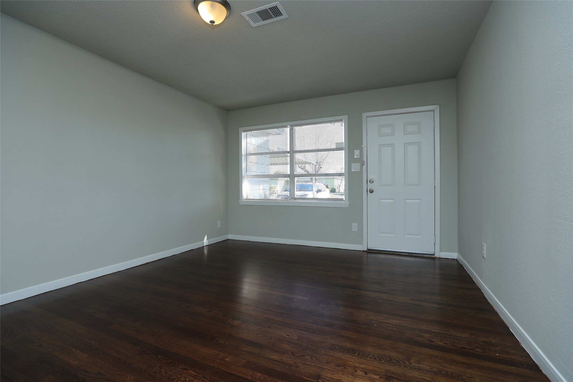 10322 Cathedral Drive Property Photo 3