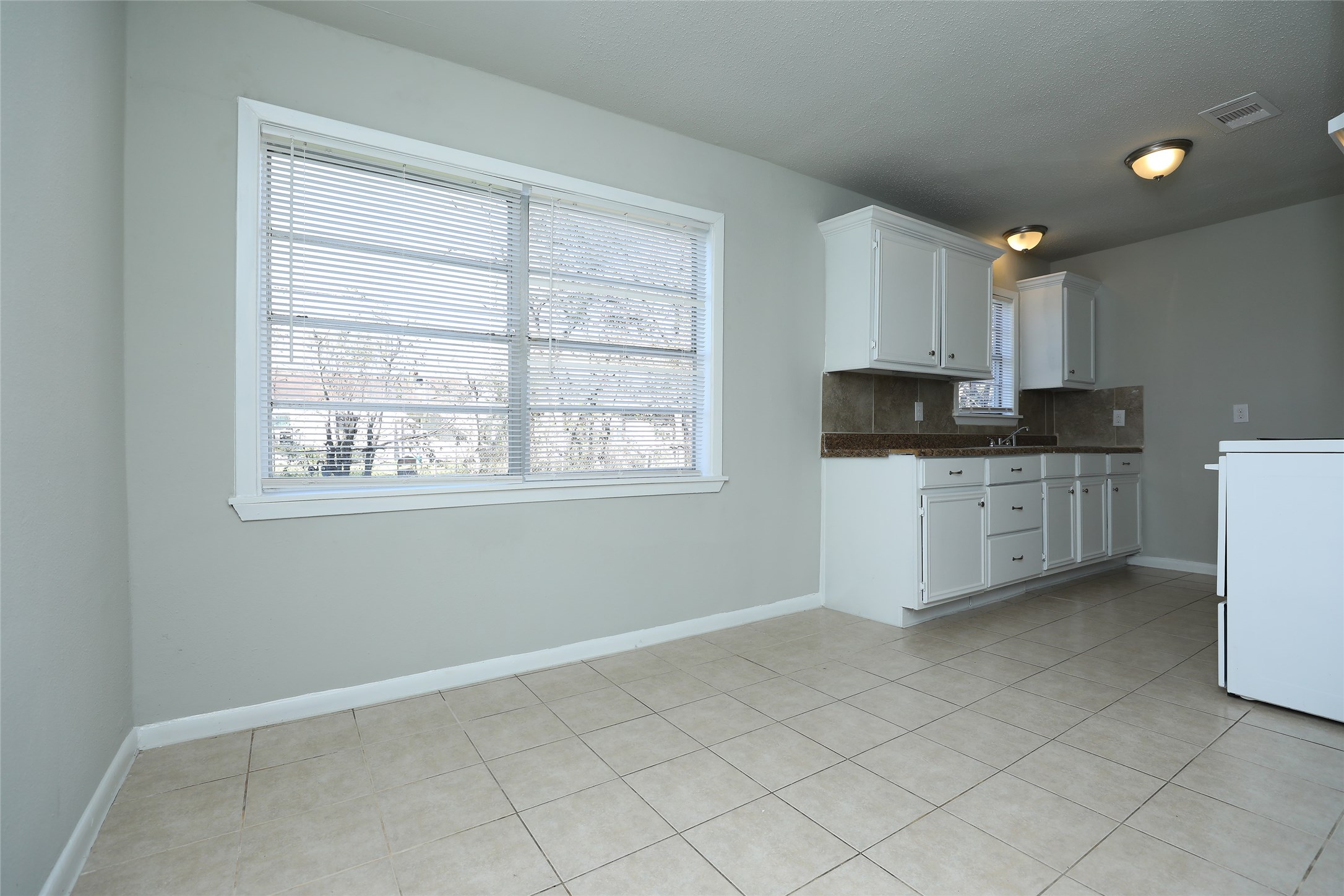 10322 Cathedral Drive Property Photo 6