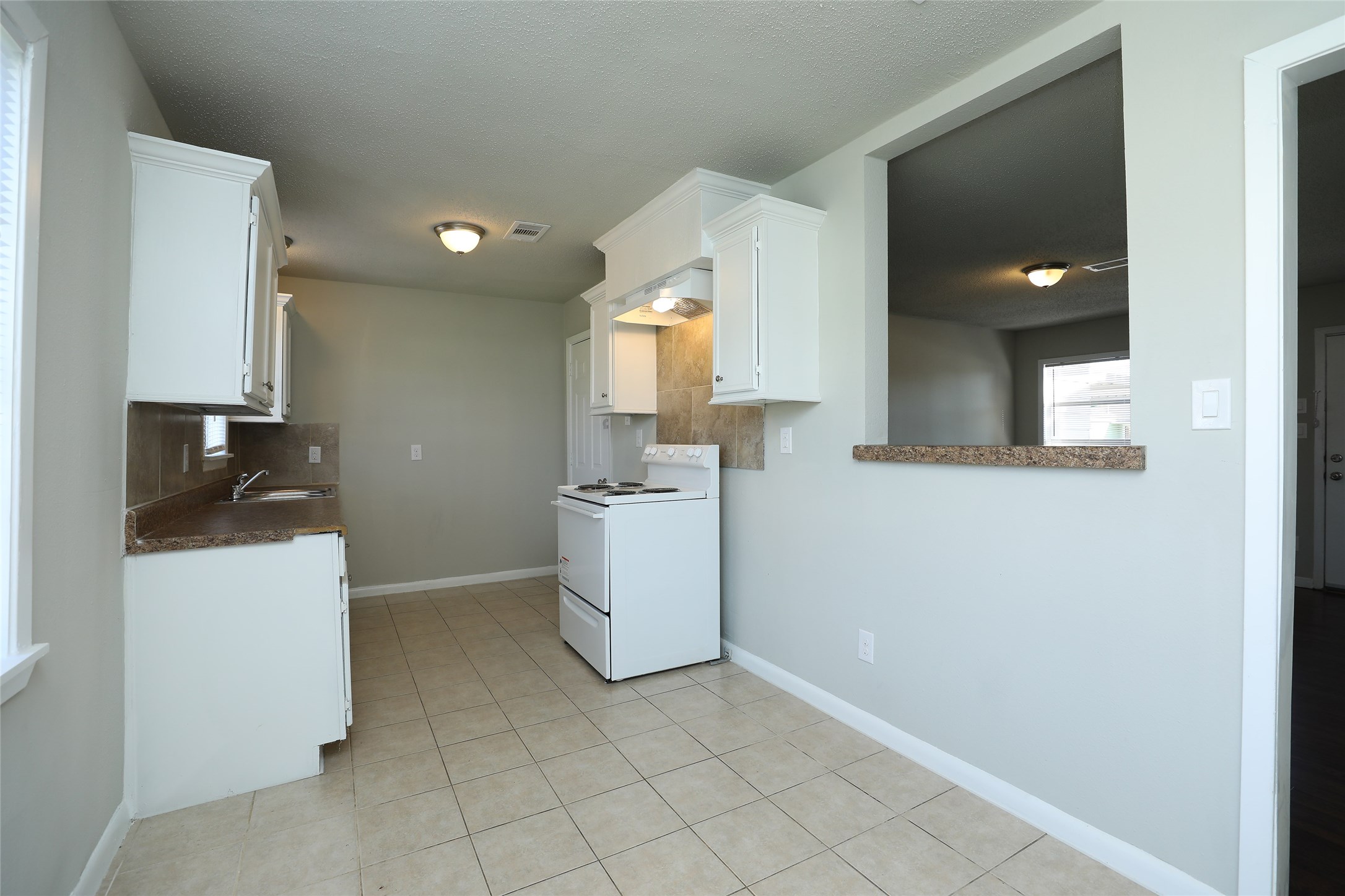 10322 Cathedral Drive Property Photo 7