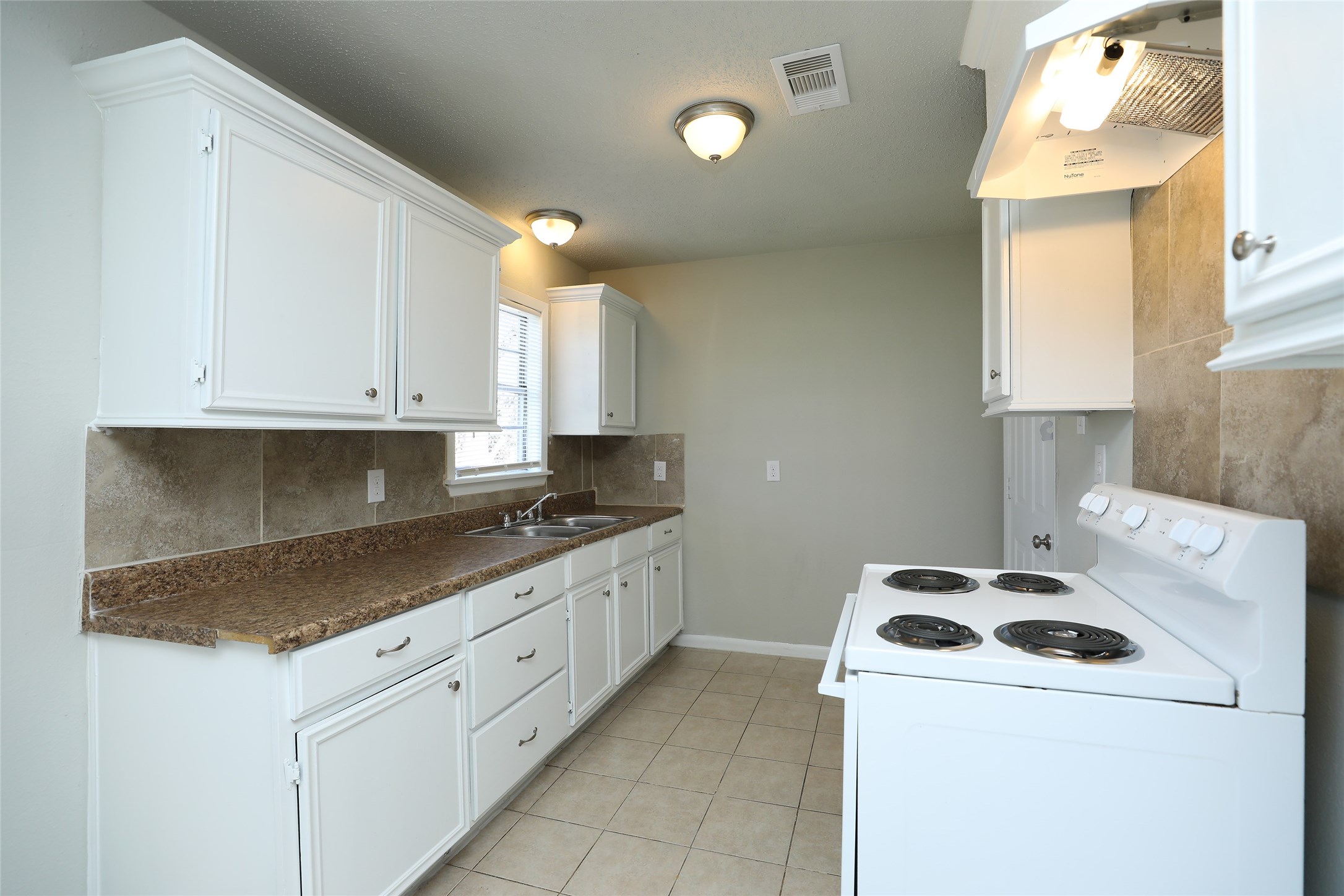 10322 Cathedral Drive Property Photo 8