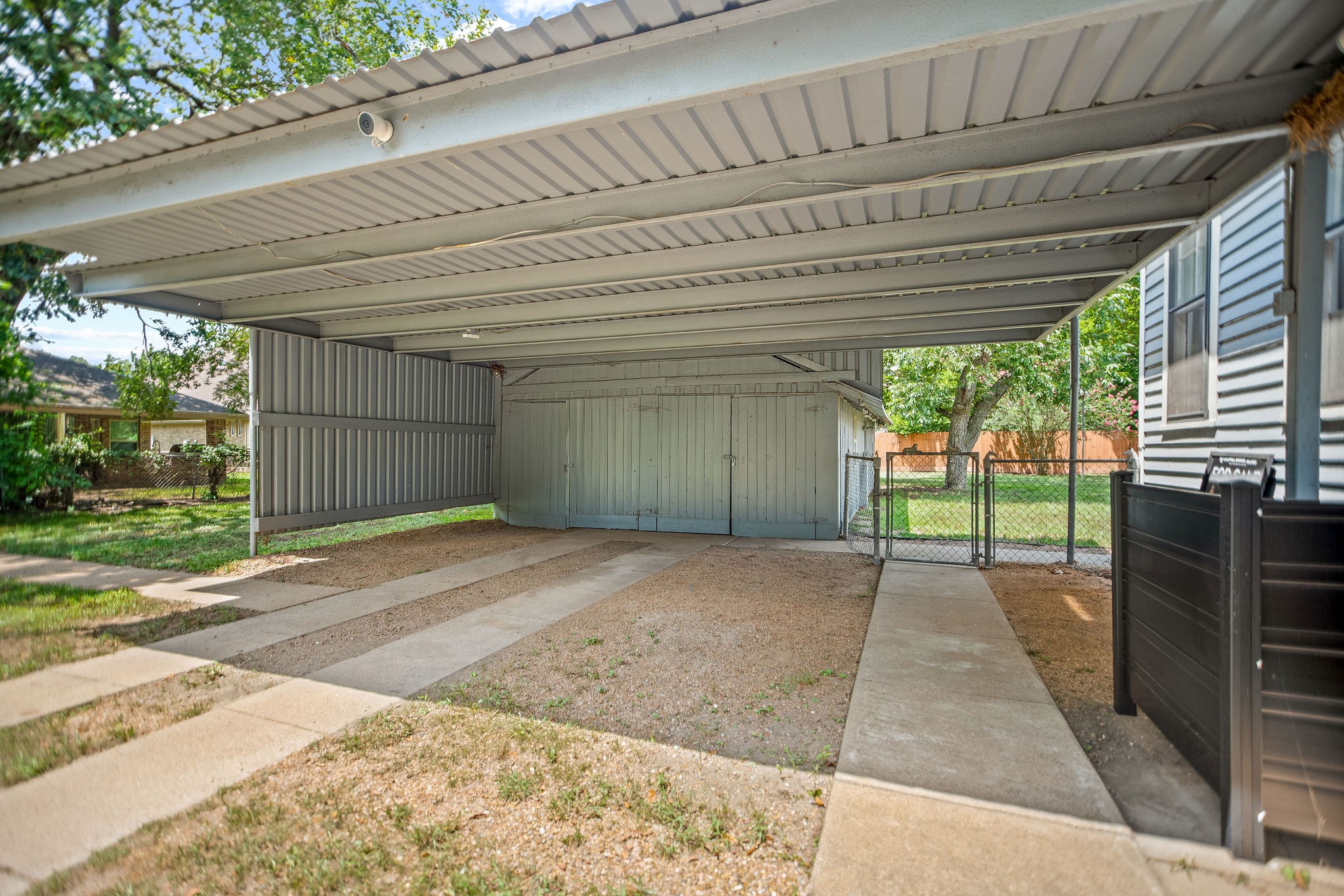 1216 Live Oak Street Property Photo 8