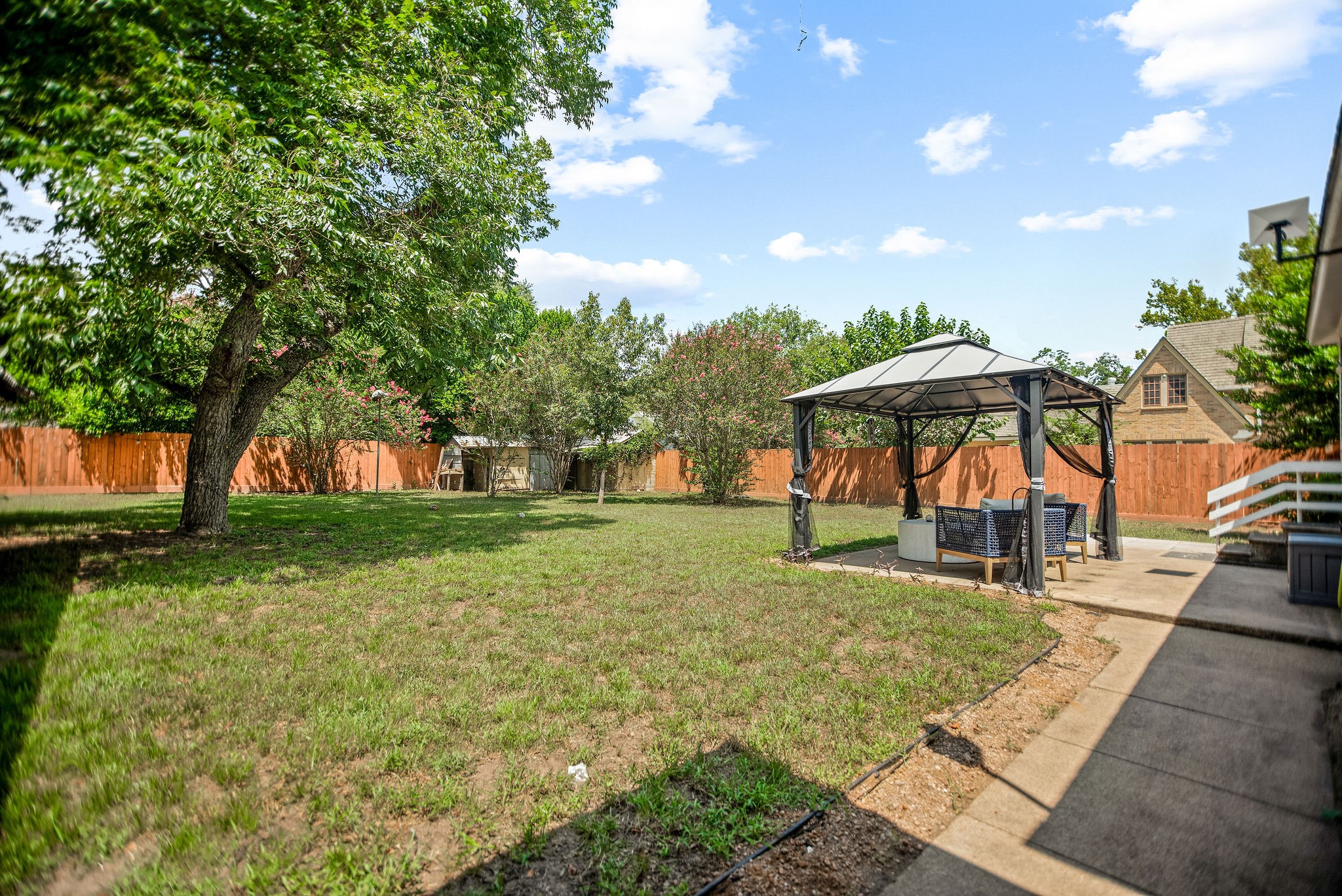 1216 Live Oak Street Property Photo 9