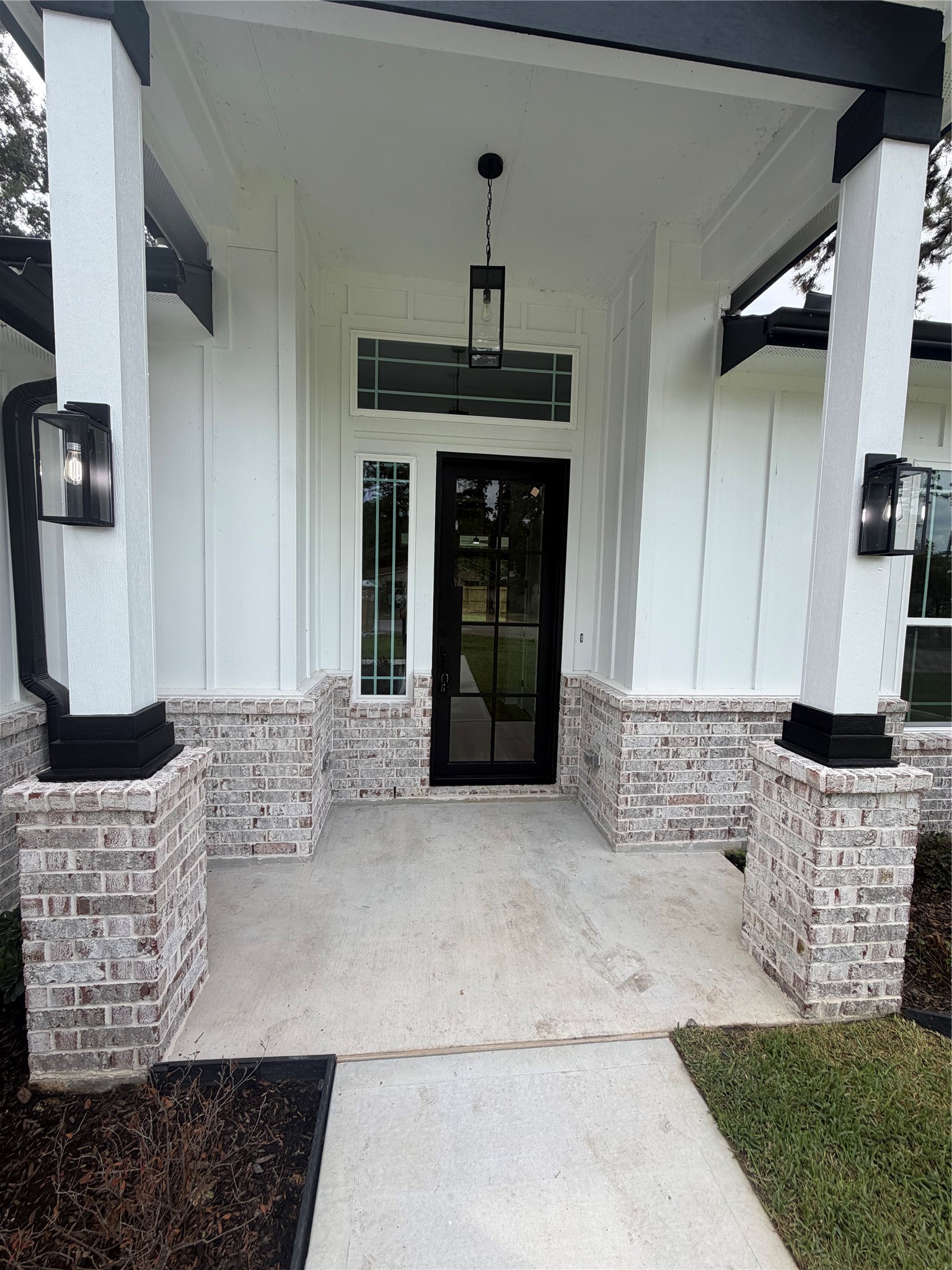 14209 Jamaica Circle Property Photo 2