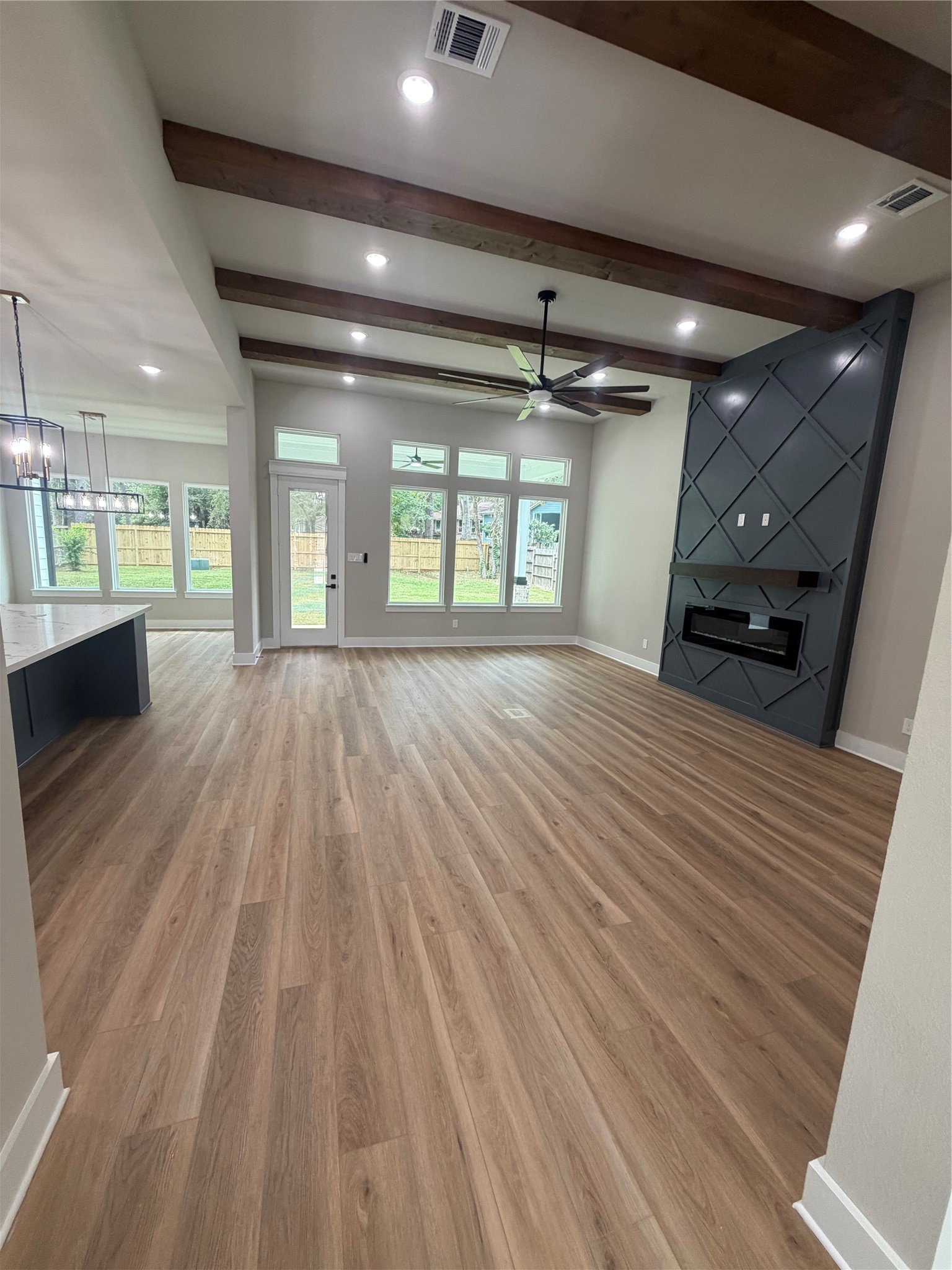 14209 Jamaica Circle Property Photo 4