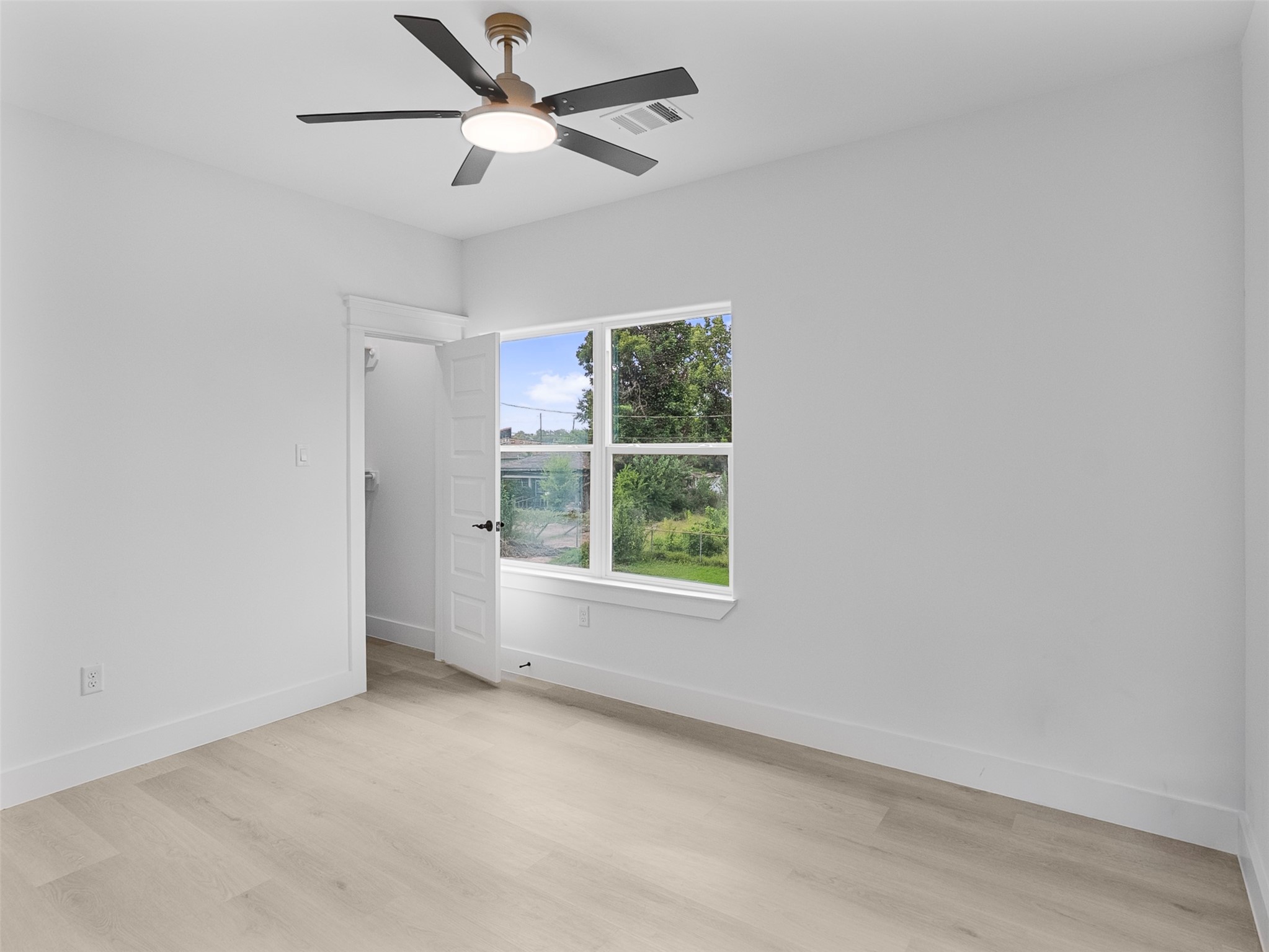 4103 E Toliver Street Property Photo 13