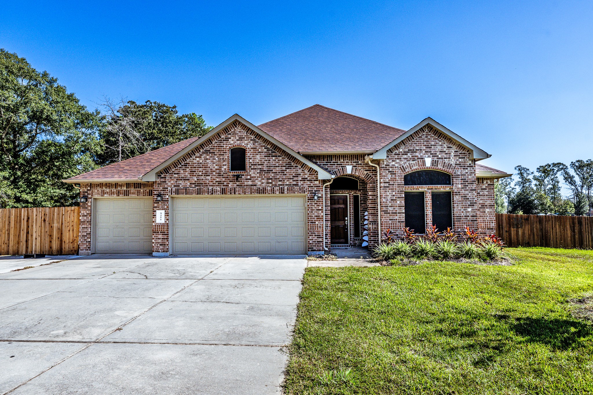 9255 Silver Back Trail Property Photo 1