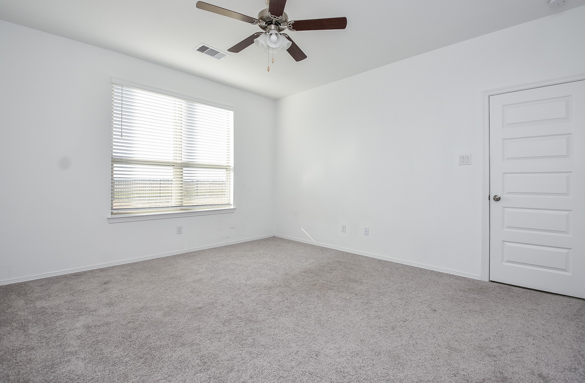 5715 Aurora Greens Lane Property Photo 17