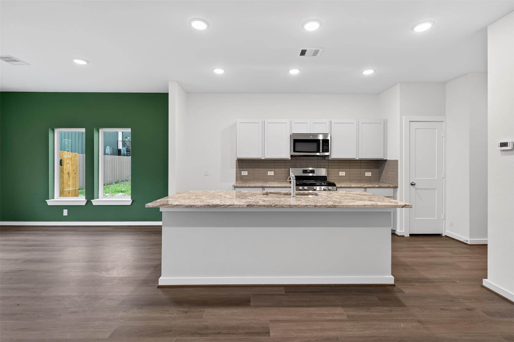 9113 Highland Northern Way, Houston Tx 77088 Property Photo 11