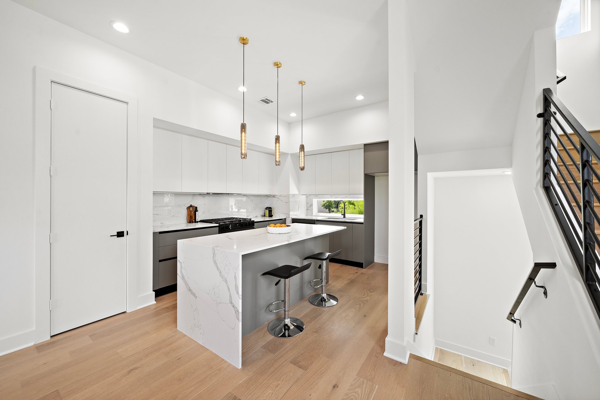 1607 Barbee Street Property Photo 1