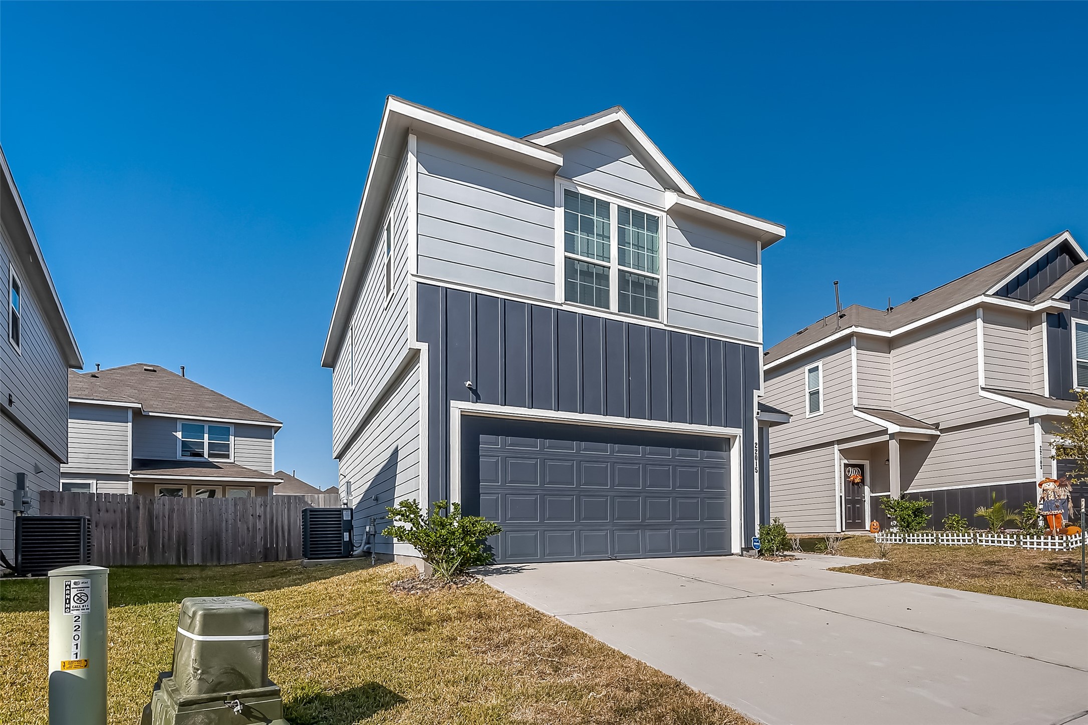 22015 Imperious Park Way Property Photo 3