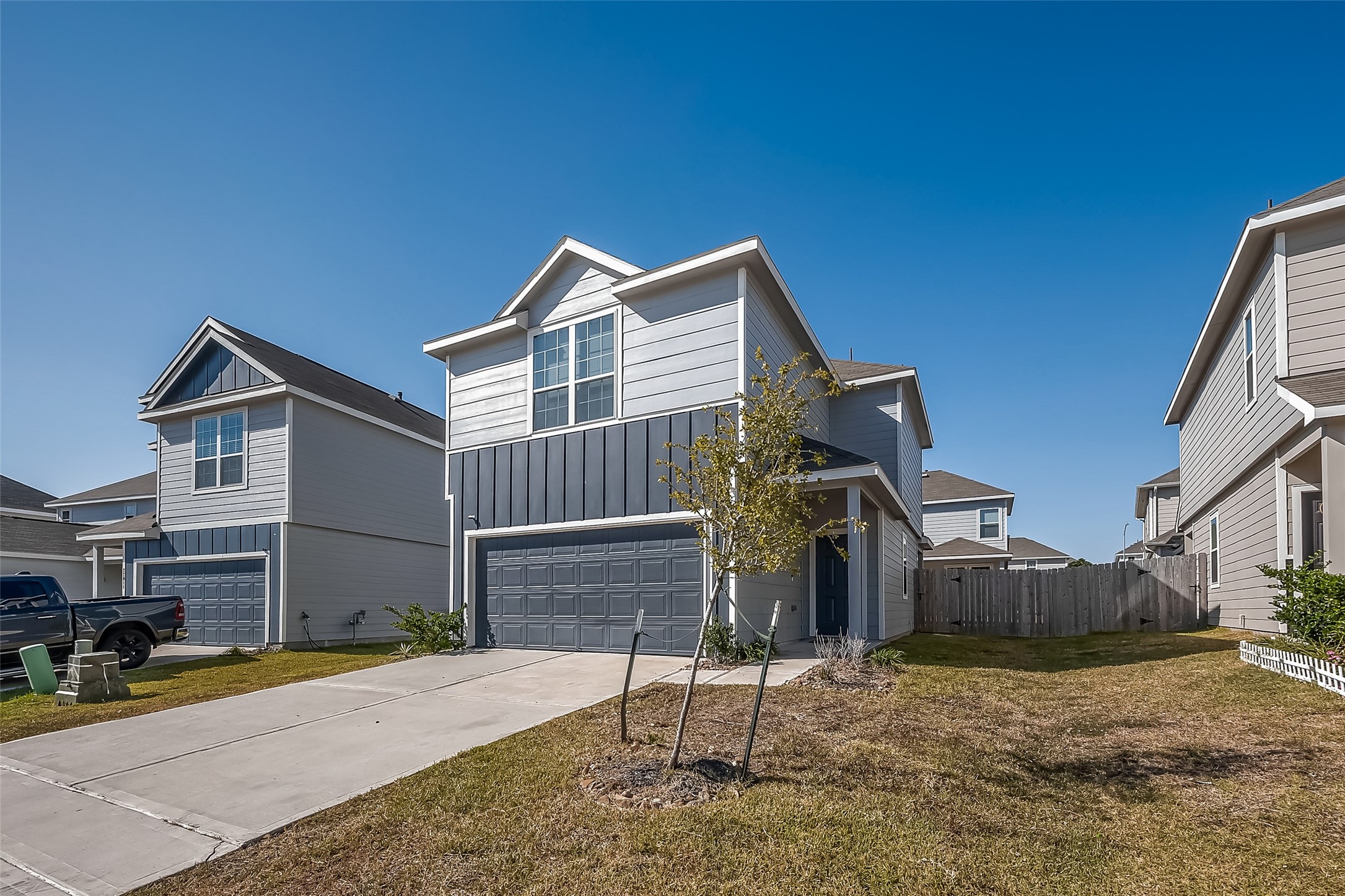 22015 Imperious Park Way Property Photo 5