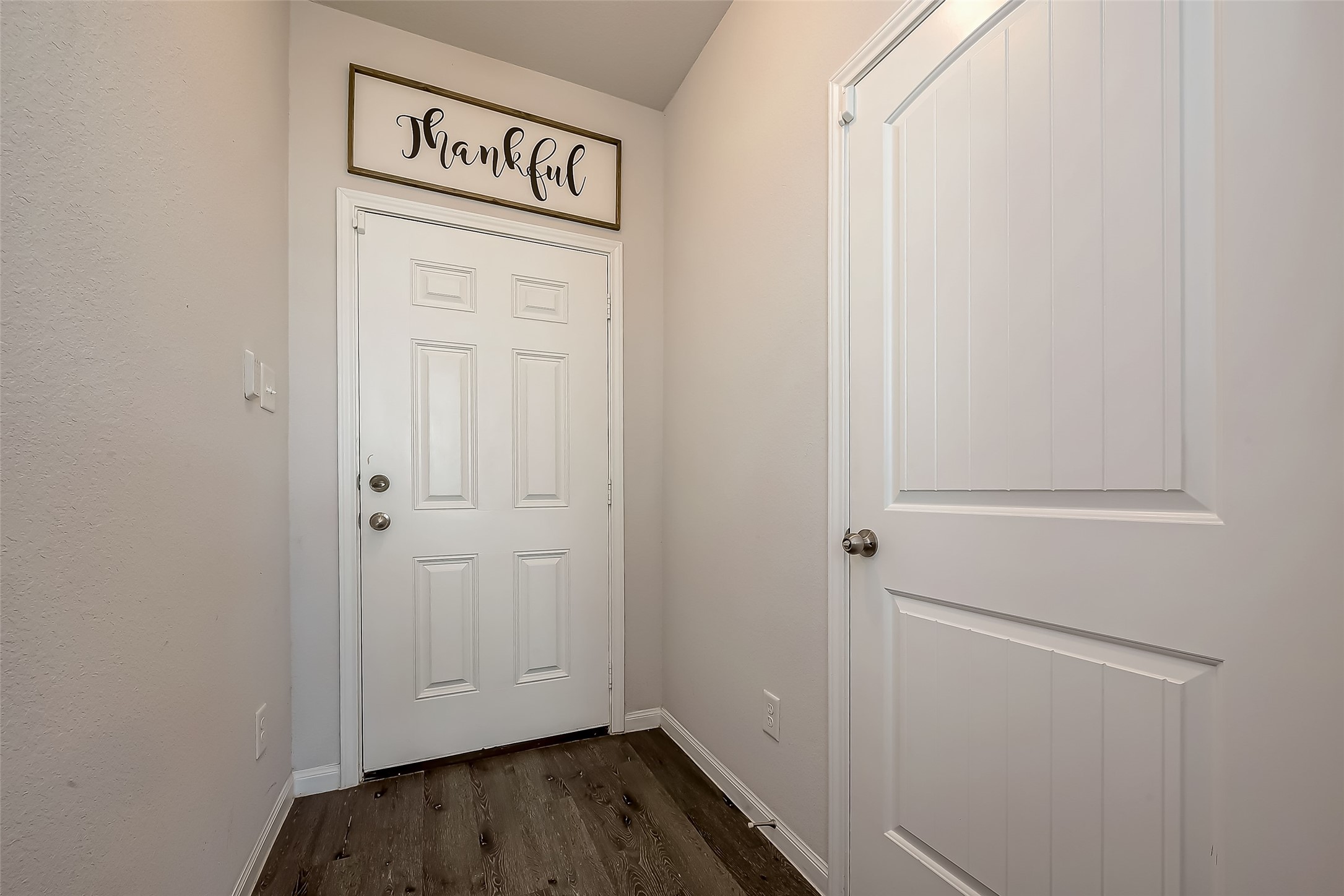 22015 Imperious Park Way Property Photo 8