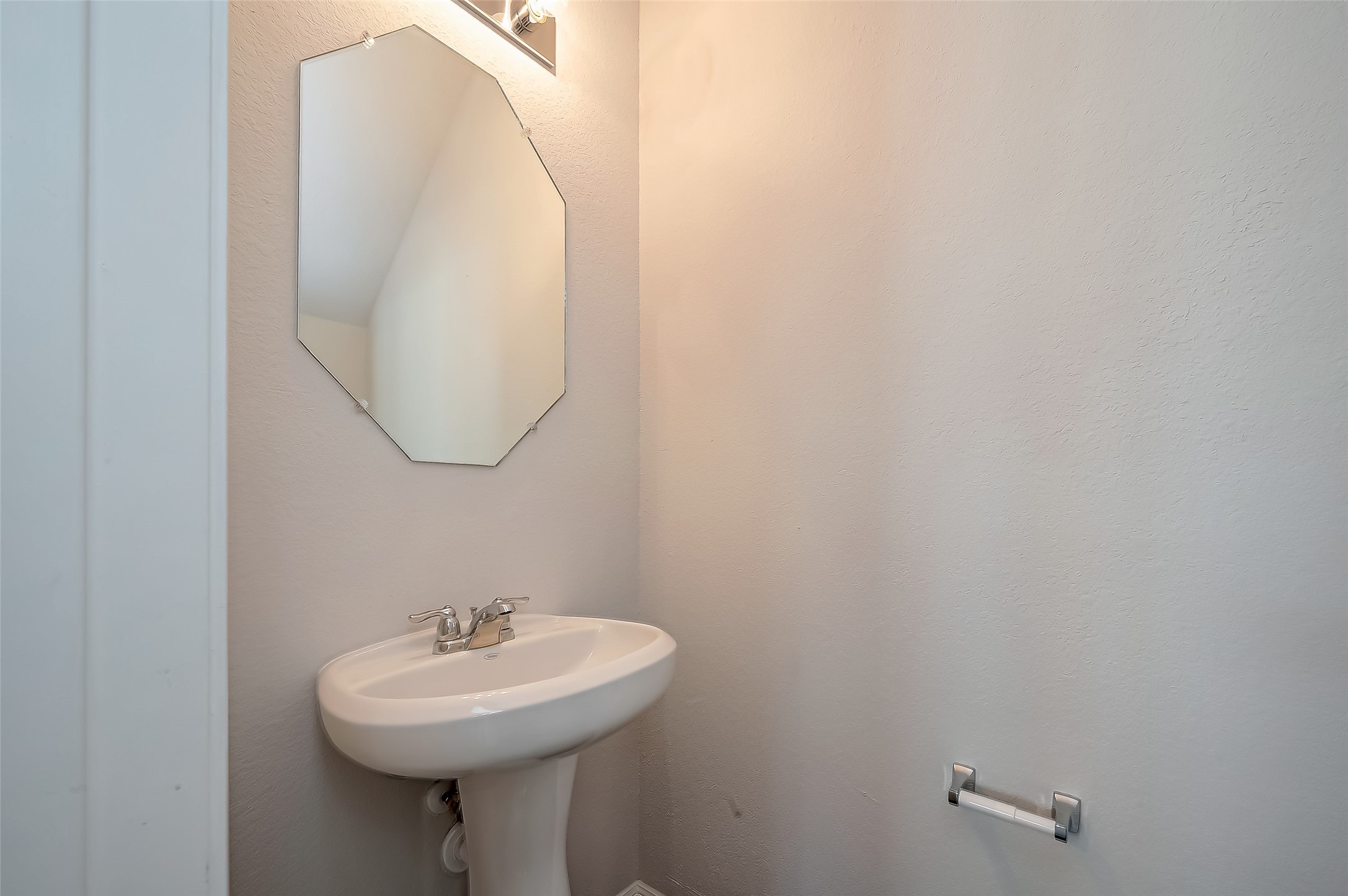 22015 Imperious Park Way Property Photo 18