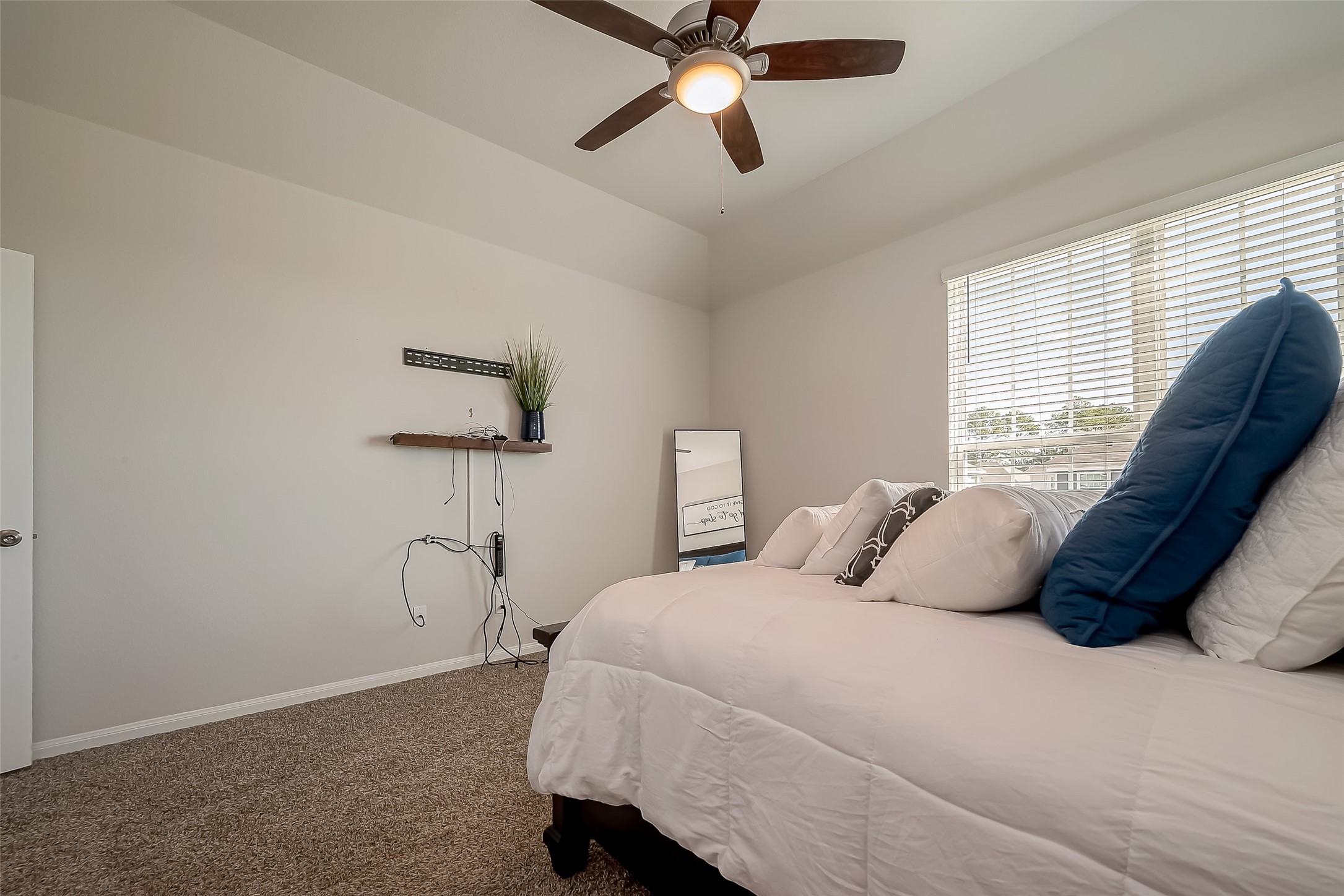 22015 Imperious Park Way Property Photo 29