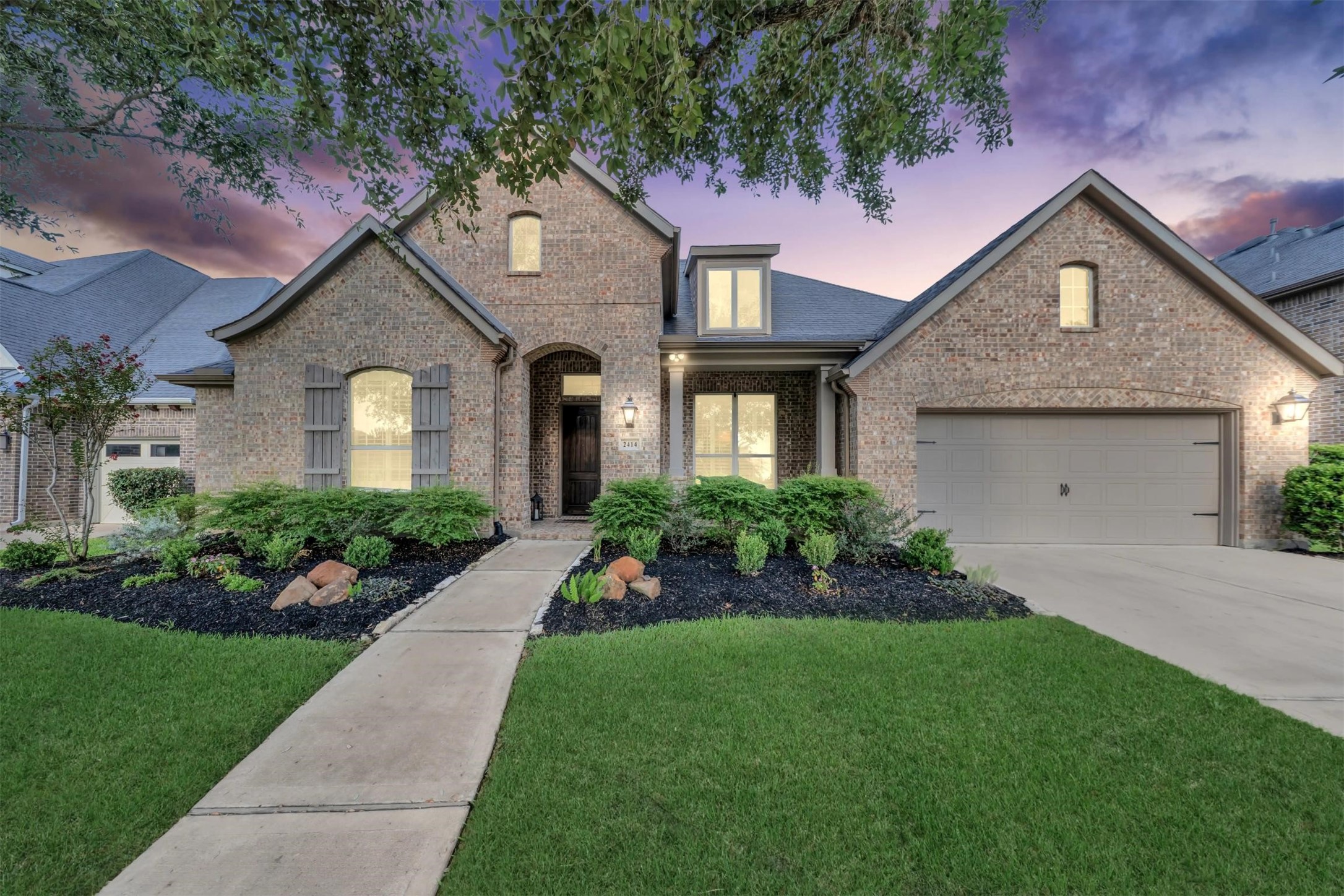2414 Crossvine Drive Property Photo 1