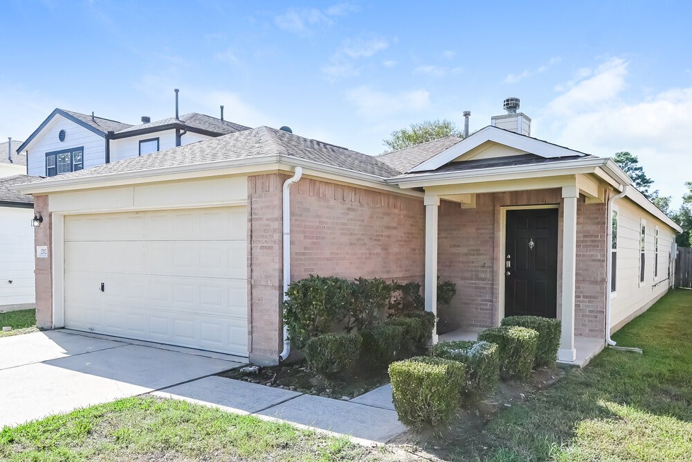 22123 Greengate Drive Property Photo 3