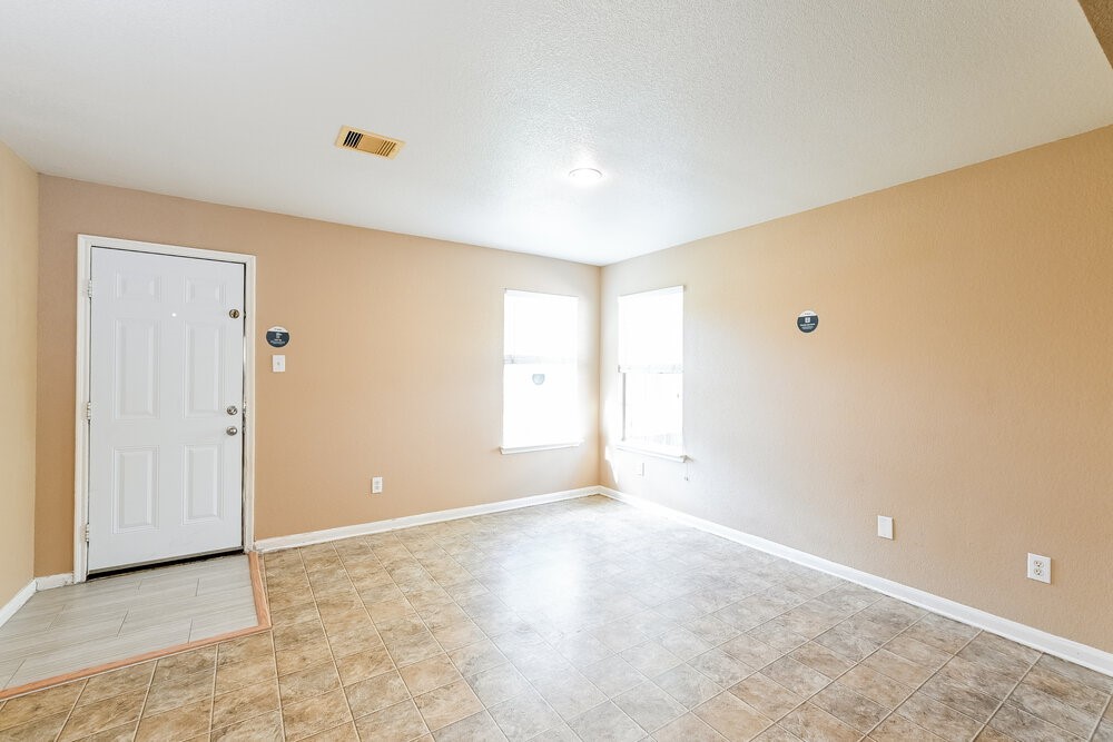 22123 Greengate Drive Property Photo 6