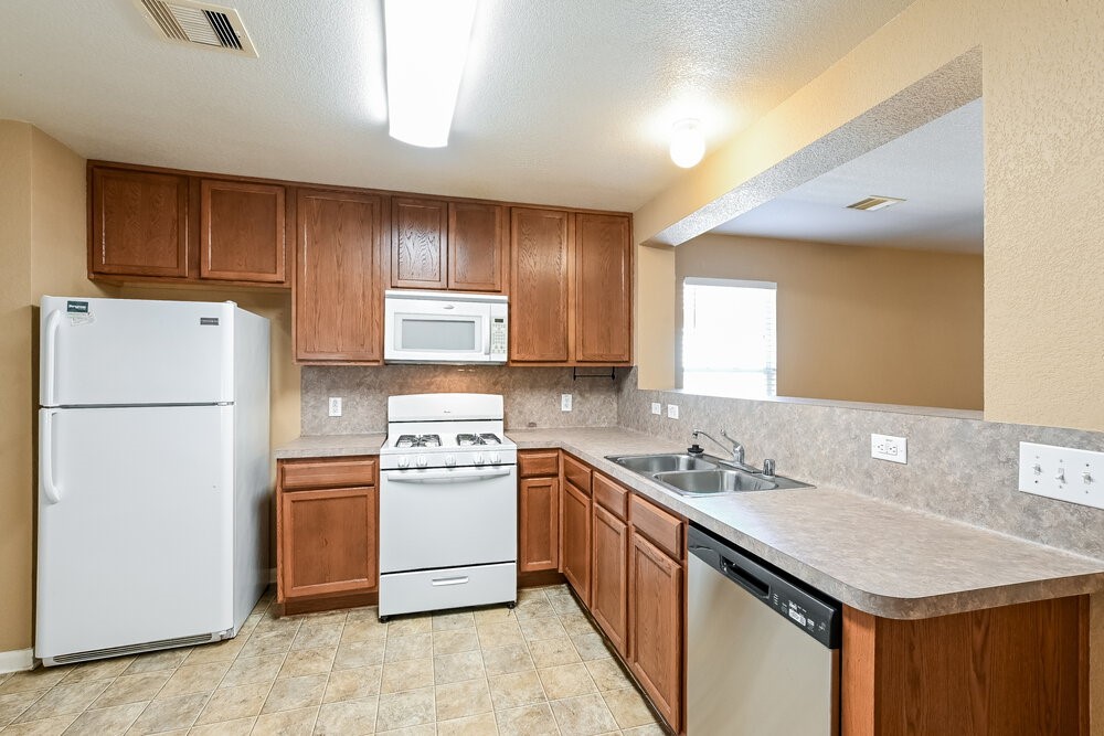 22123 Greengate Drive Property Photo 7