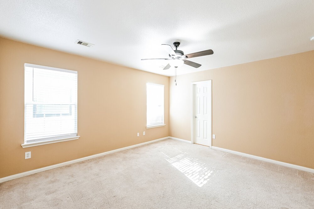 22123 Greengate Drive Property Photo 8