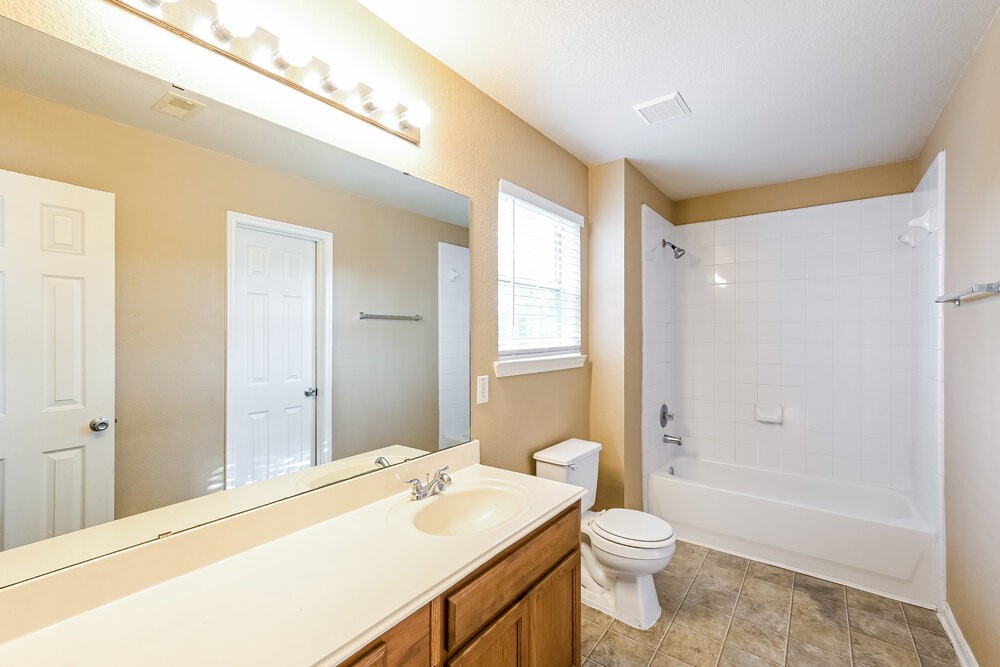 22123 Greengate Drive Property Photo 11