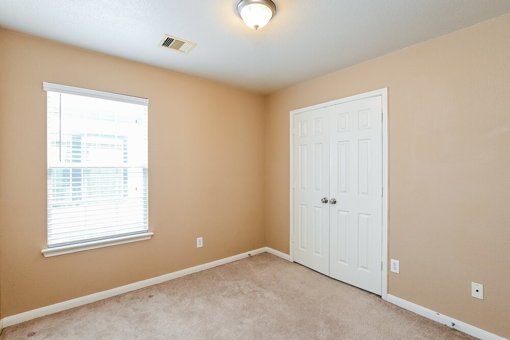 22123 Greengate Drive Property Photo 12