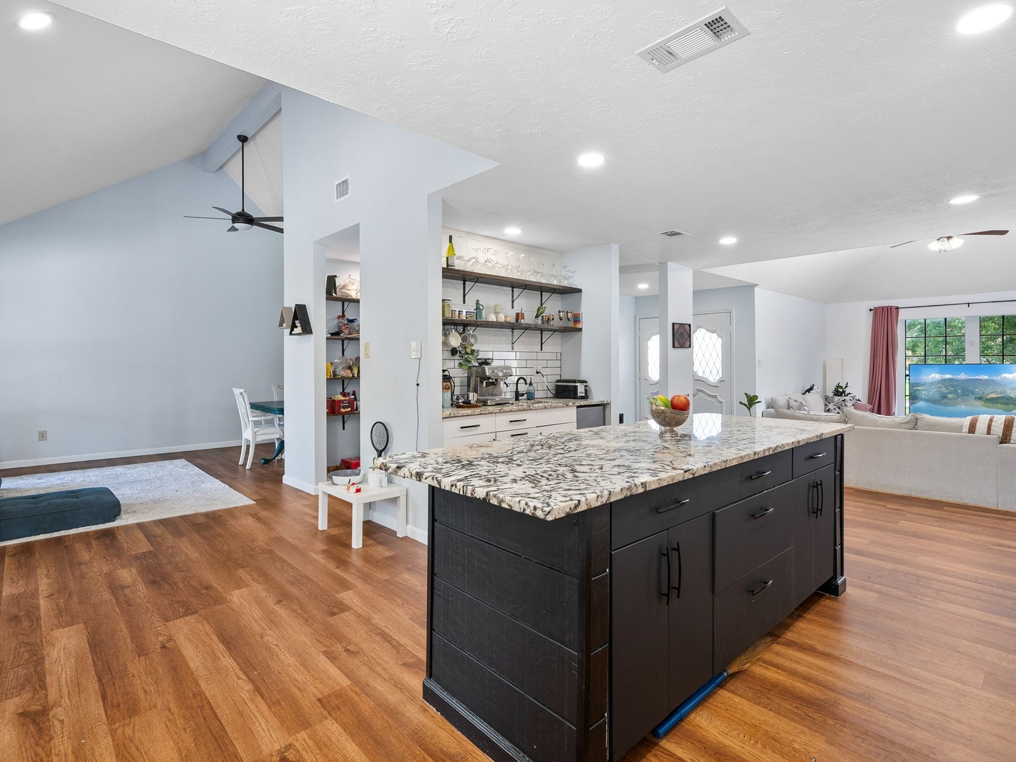 902 Rolling Mill Drive Property Photo 12