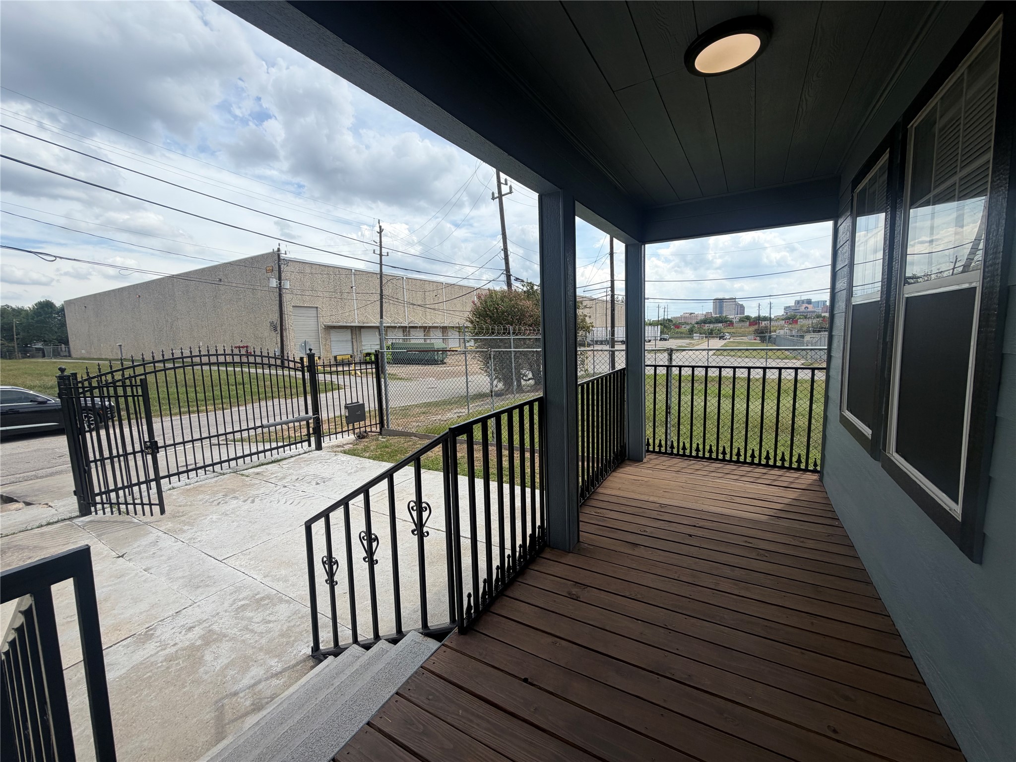 1815 South Street Property Photo 6