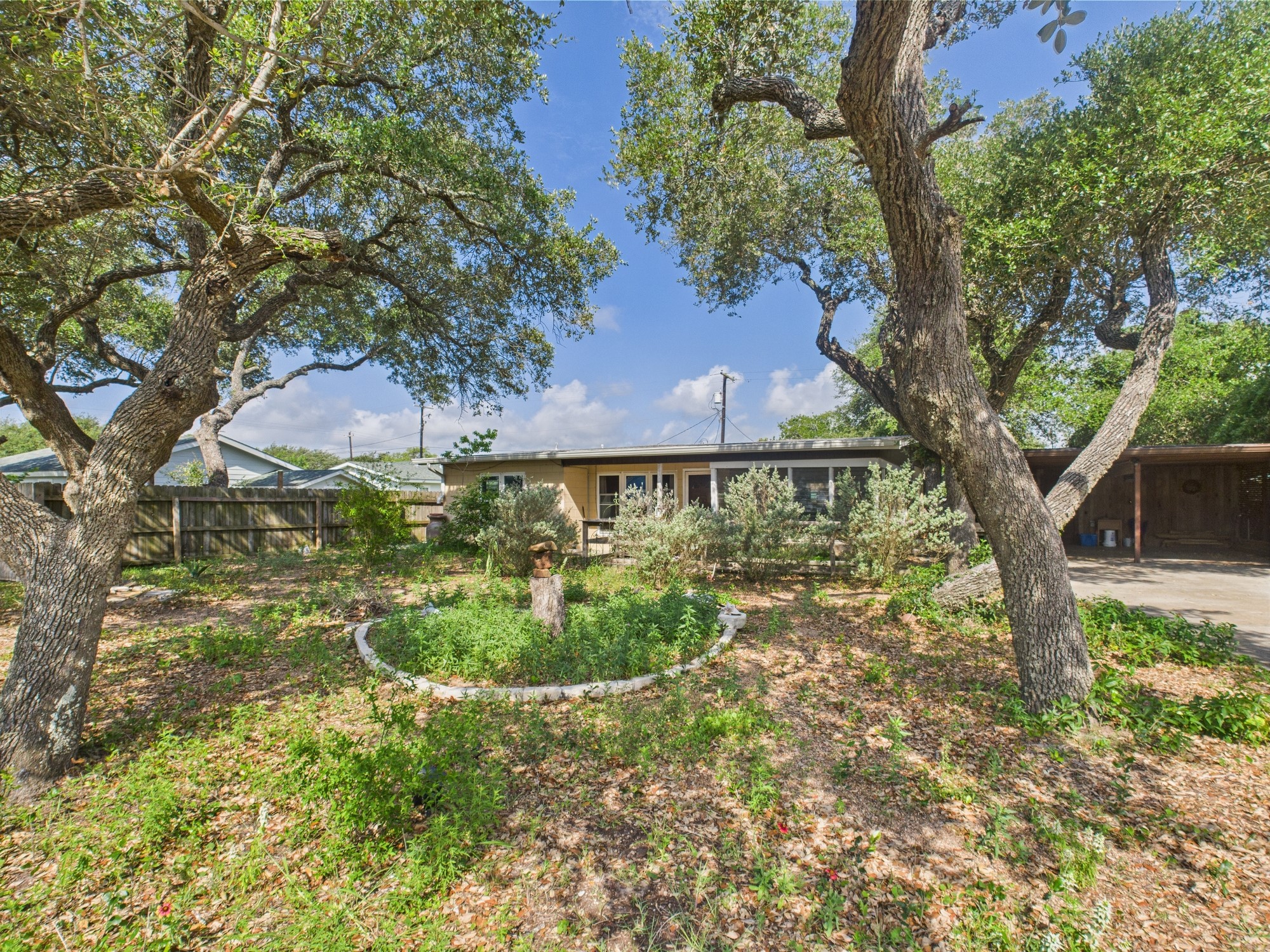 1429 S Mathis Street Property Photo 1