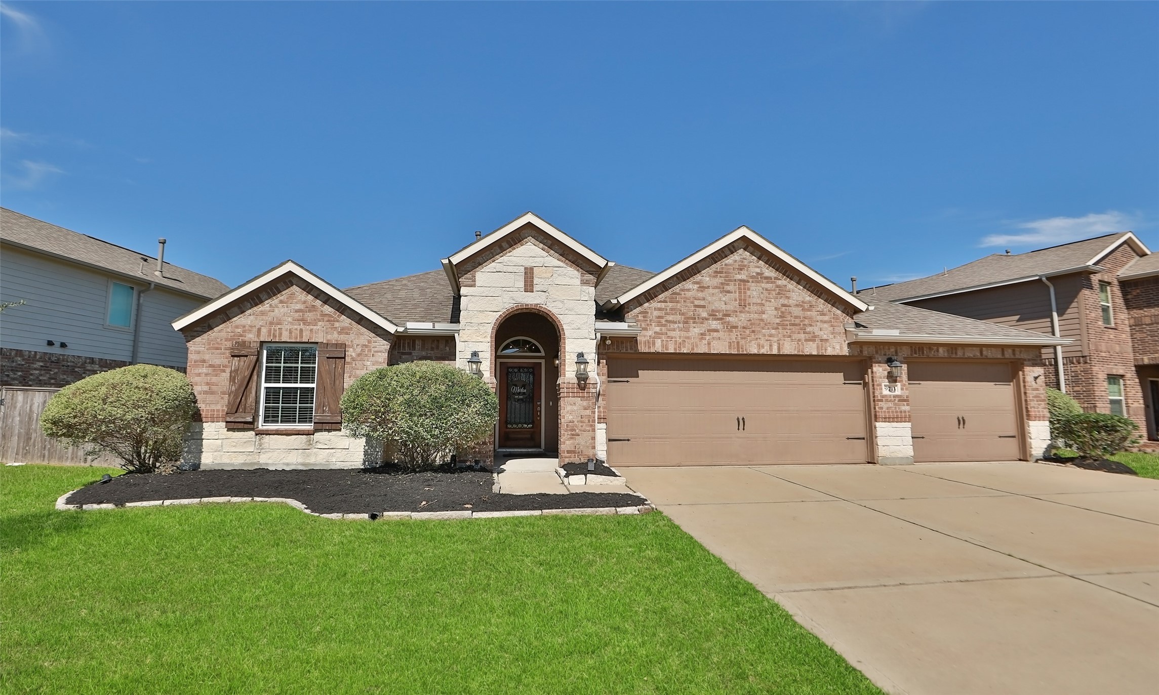 9711 Stratton Ridge Drive Property Photo 4