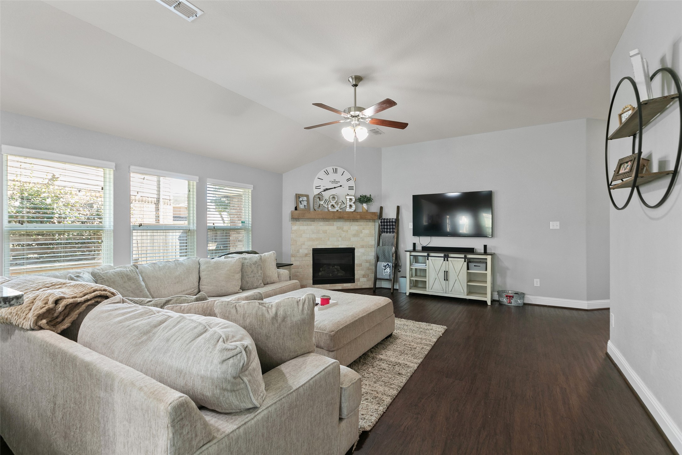 9711 Stratton Ridge Drive Property Photo 11