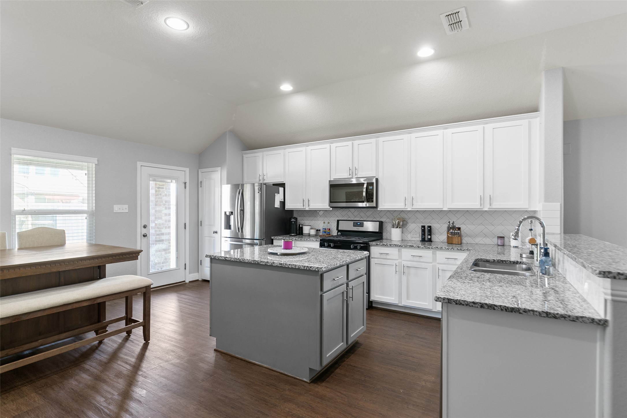 9711 Stratton Ridge Drive Property Photo 14