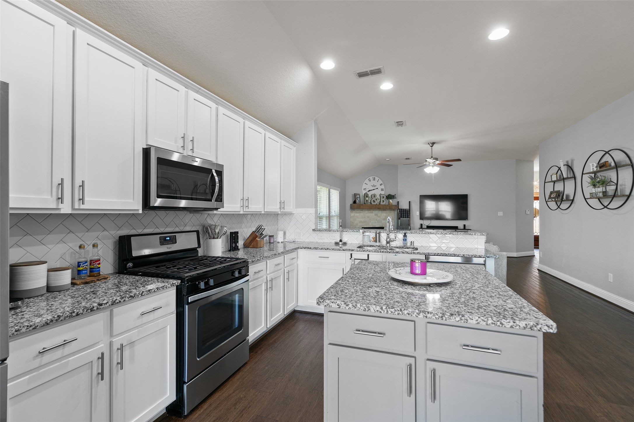 9711 Stratton Ridge Drive Property Photo 17